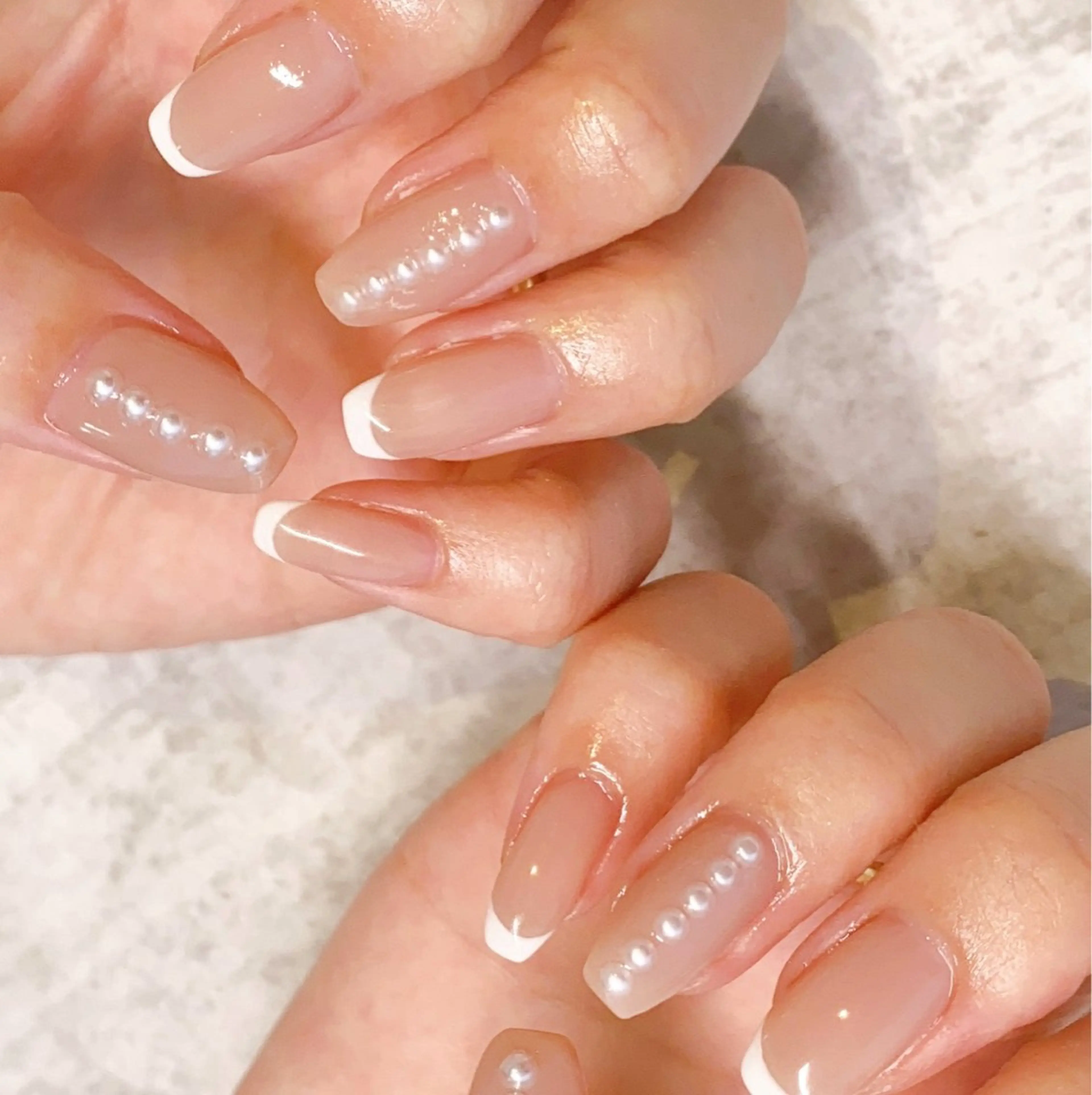 ネイル フレンチネイル シンプルネイル ホワイト Aoi💅🏻 表参道のネイルデザイン