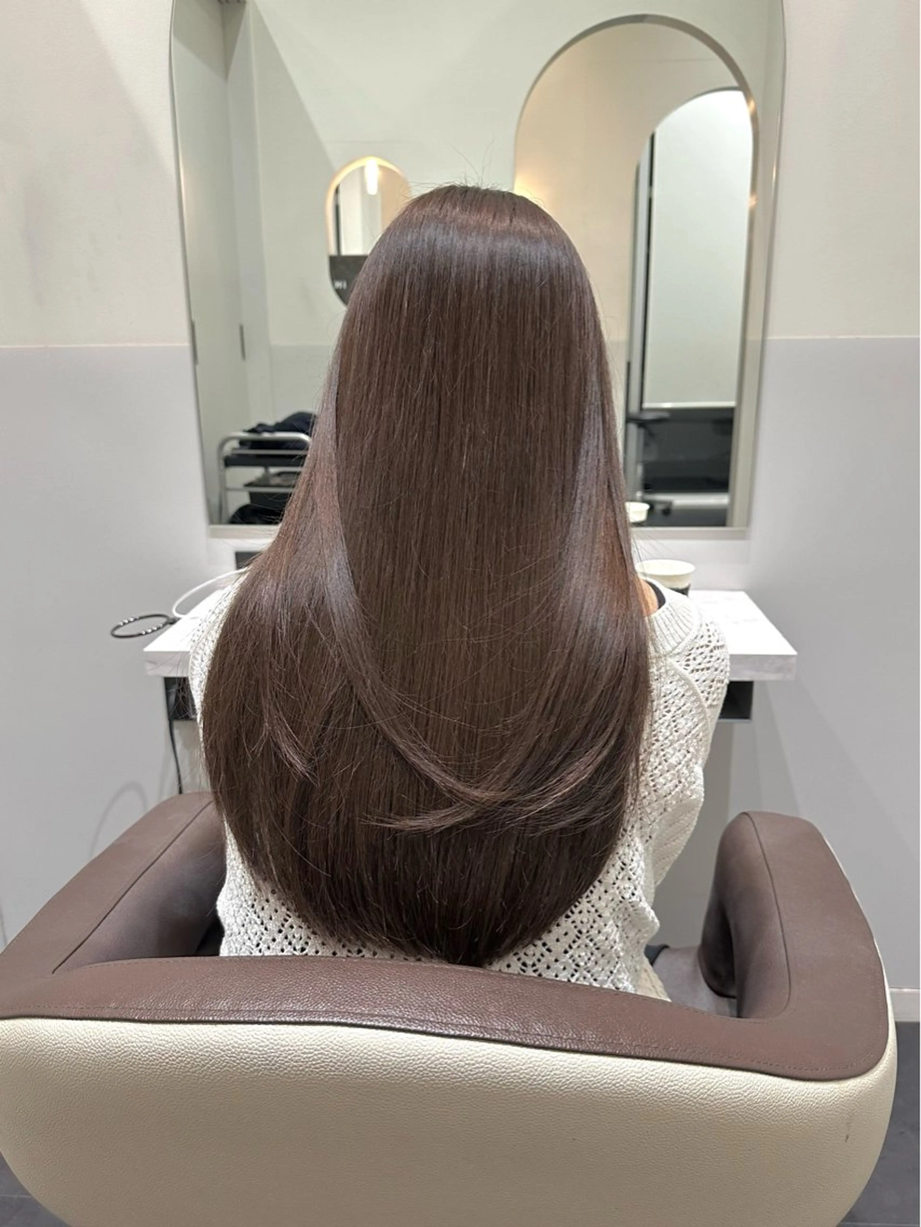 ロング カラー ブリーチ グレージュ ブリーチなしカラー オリーブグレージュ オリーブグレー カット ヘアカラー トリートメント LUMO所属・矢野 晃平のヘアスタイル