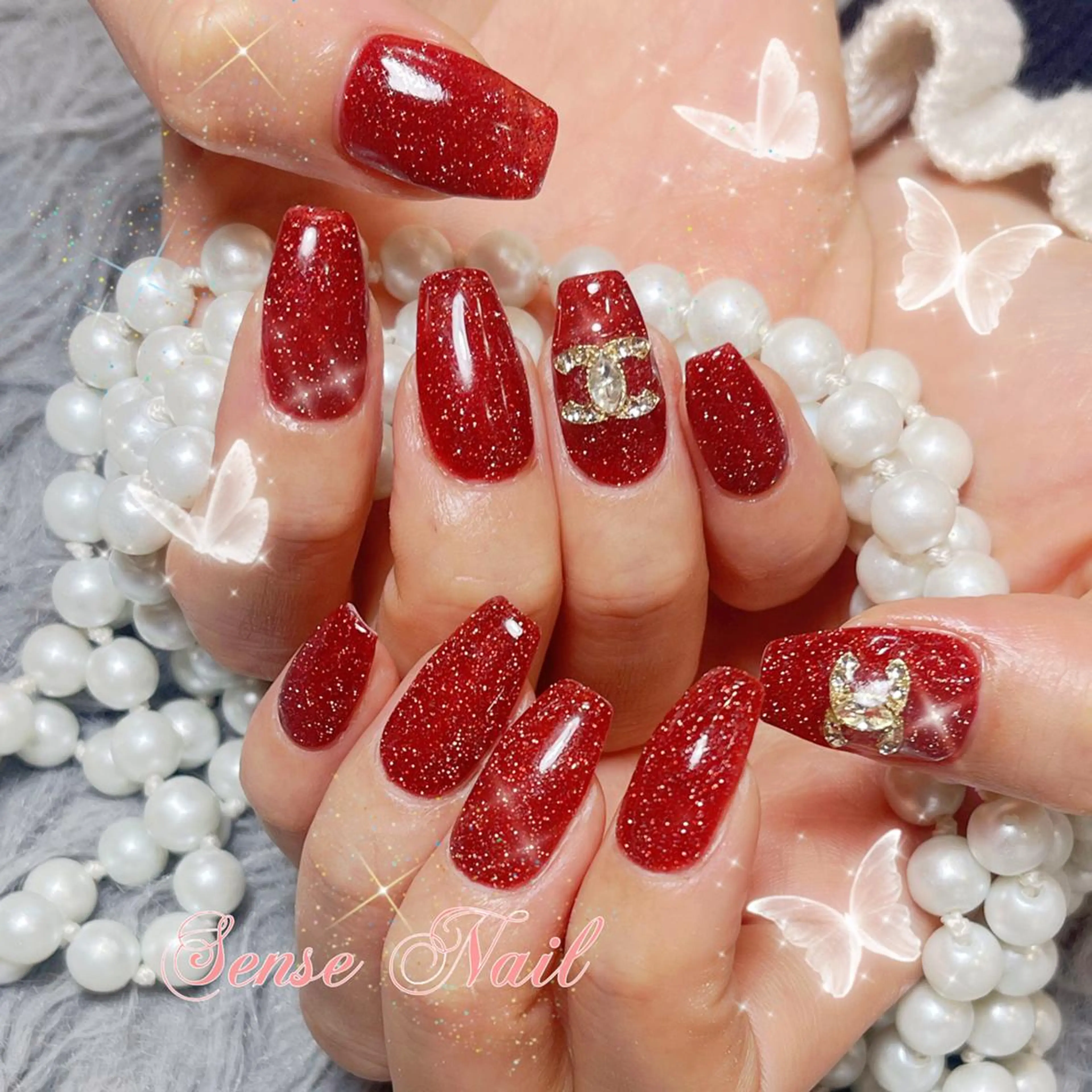 ネイル Queening 🦋のネイルデザイン