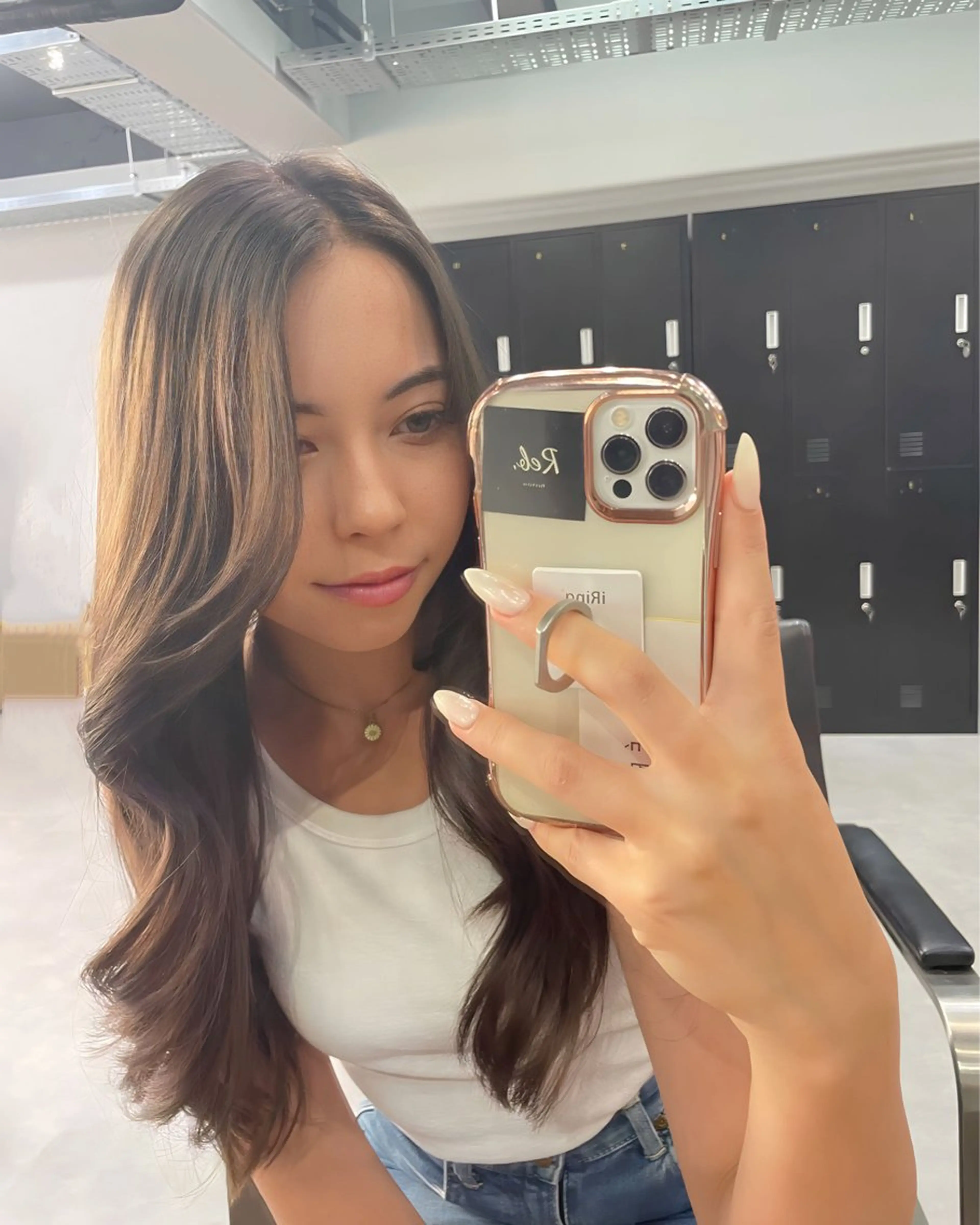 ロング カラー カット ヘアカラー ミルクティーベージュ ❤︎レイヤー　MIAのヘアスタイル