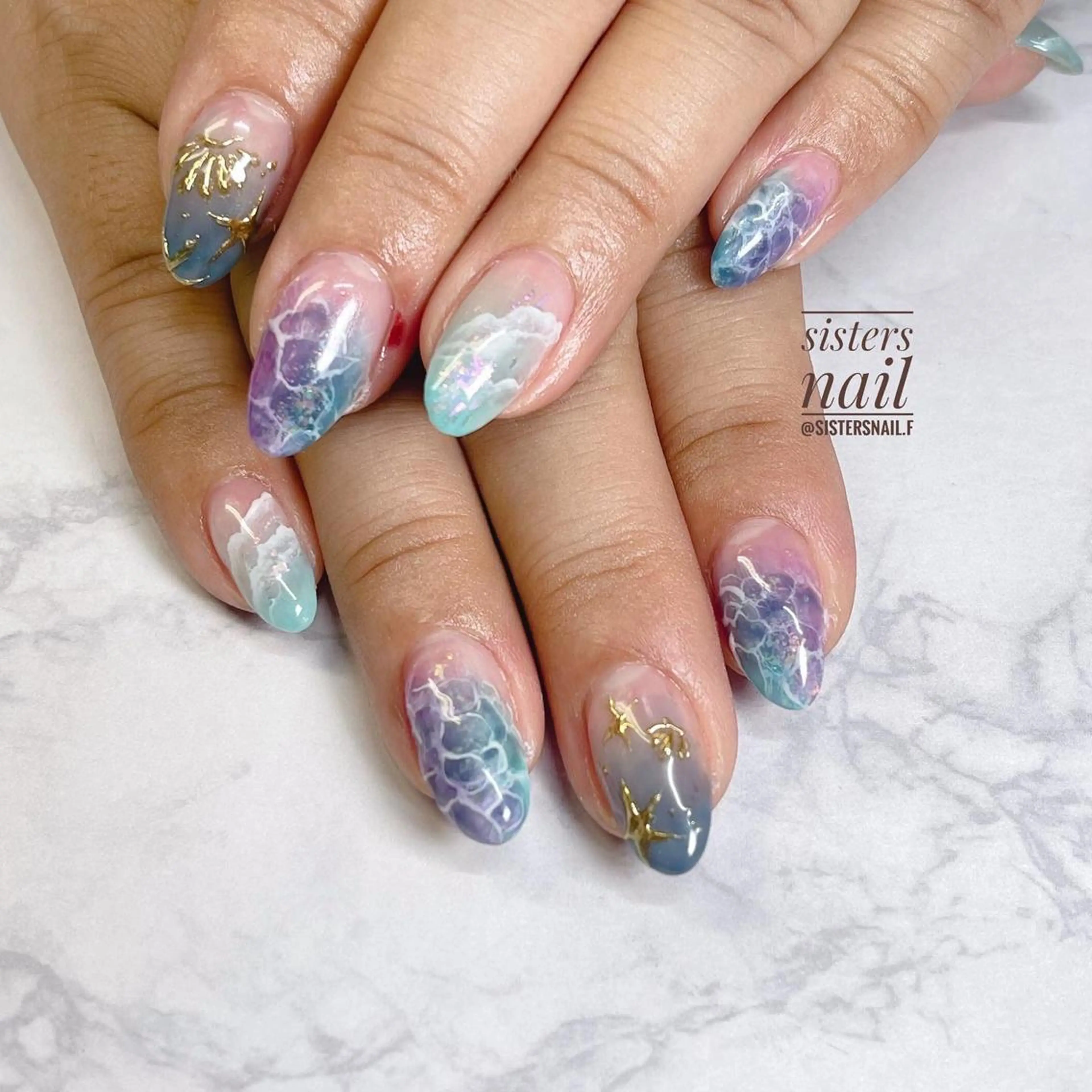 ネイル アートネイル グラデーション ニュアンスネイル 夏ネイル sisters nail.fのネイルデザイン