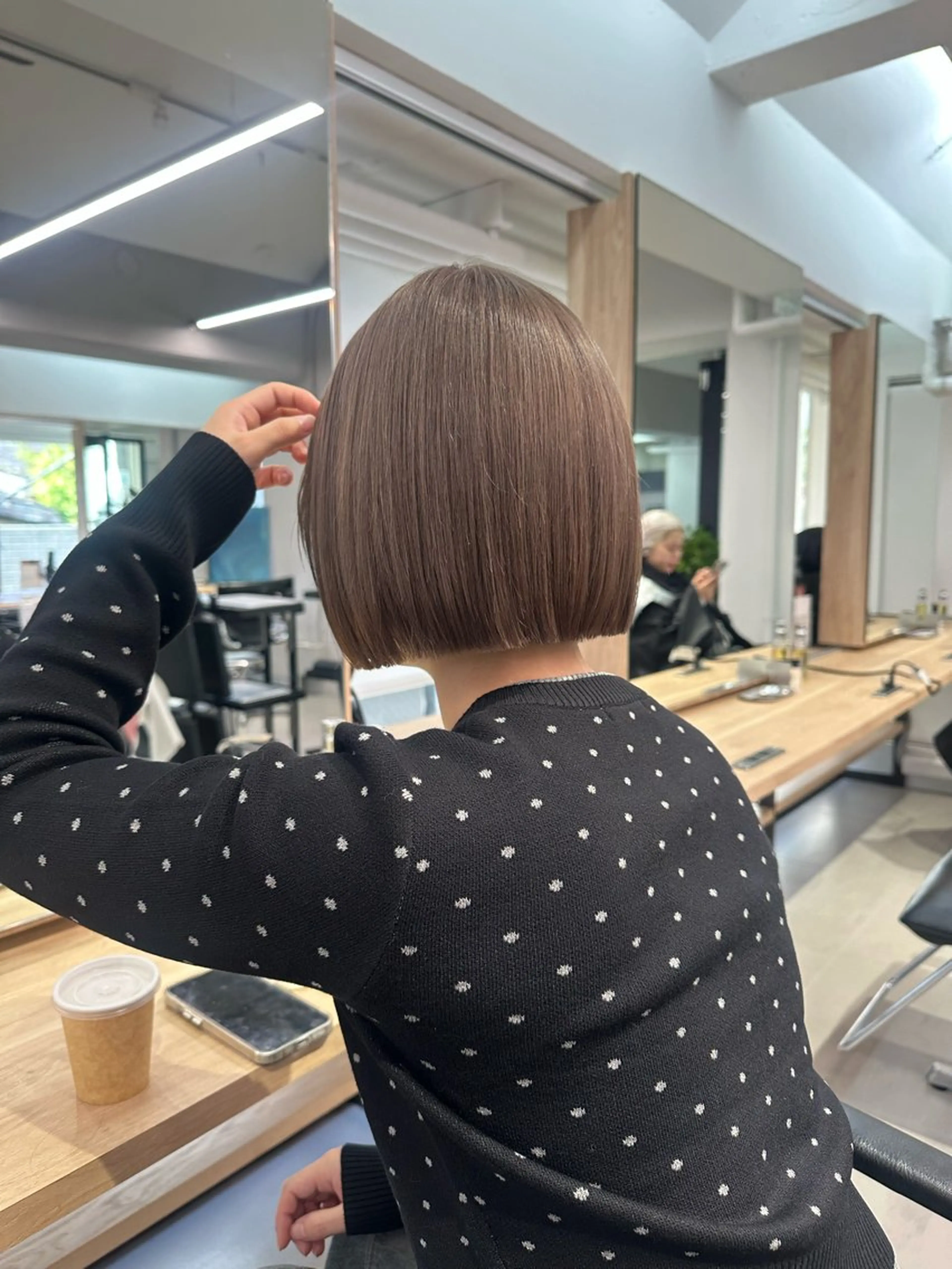 ショート カラー ベージュカラー ブリーチ ハイトーンカラー ブリーチなしカラー ボブ カット ヘアカラー トリートメント REINA☁️透明感 カラー/ぷつっと♡のヘアスタイル