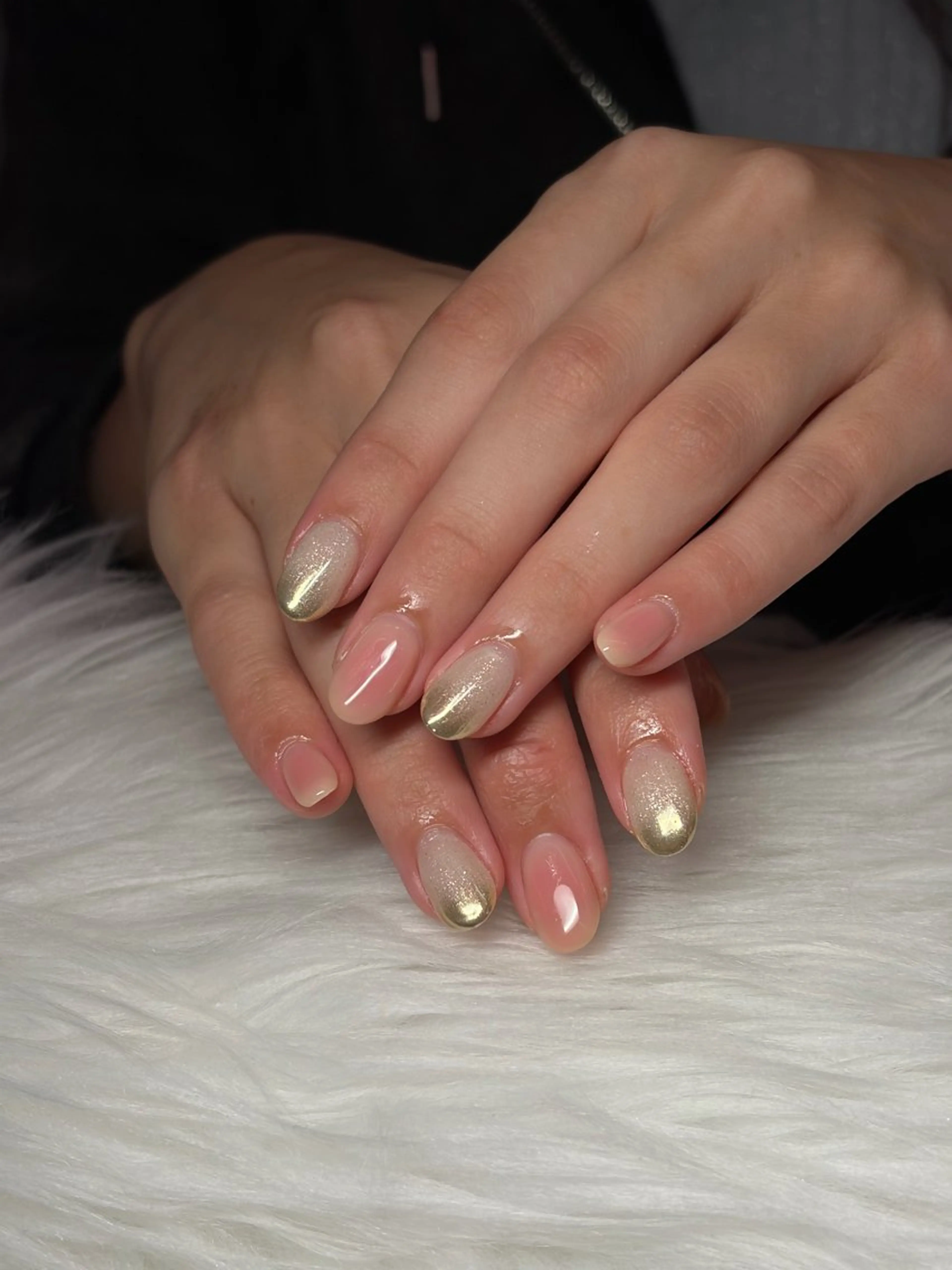 ネイル チークネイル グラデーション ミラーネイル 春ネイル ハンドネイル yuuka/池袋 🎼WOLTOKYOのネイルデザイン