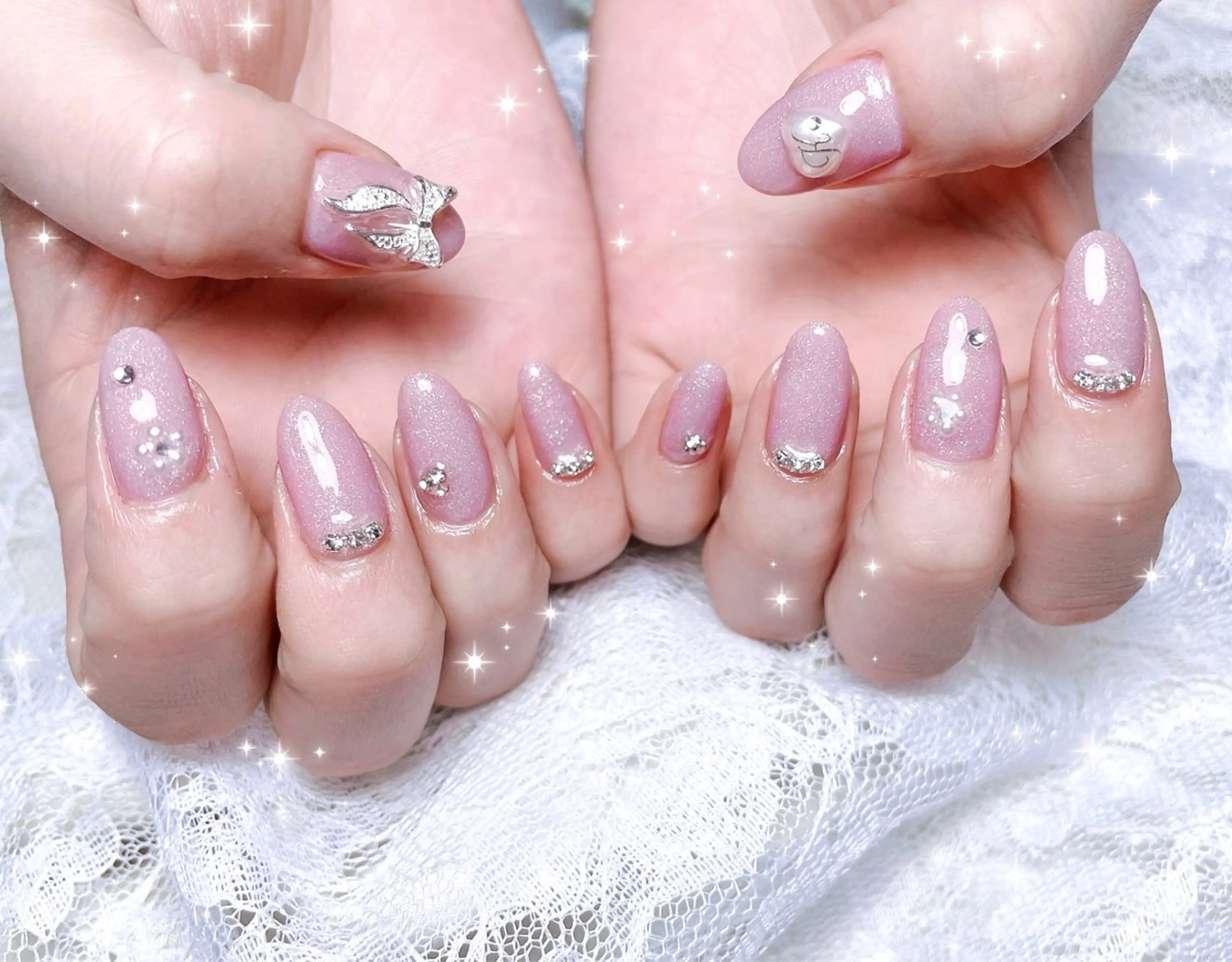 ネイル キラキラネイル ピンク ピンクベージュ ハンドネイル FLARE NAIL フレアネイルのネイルデザイン