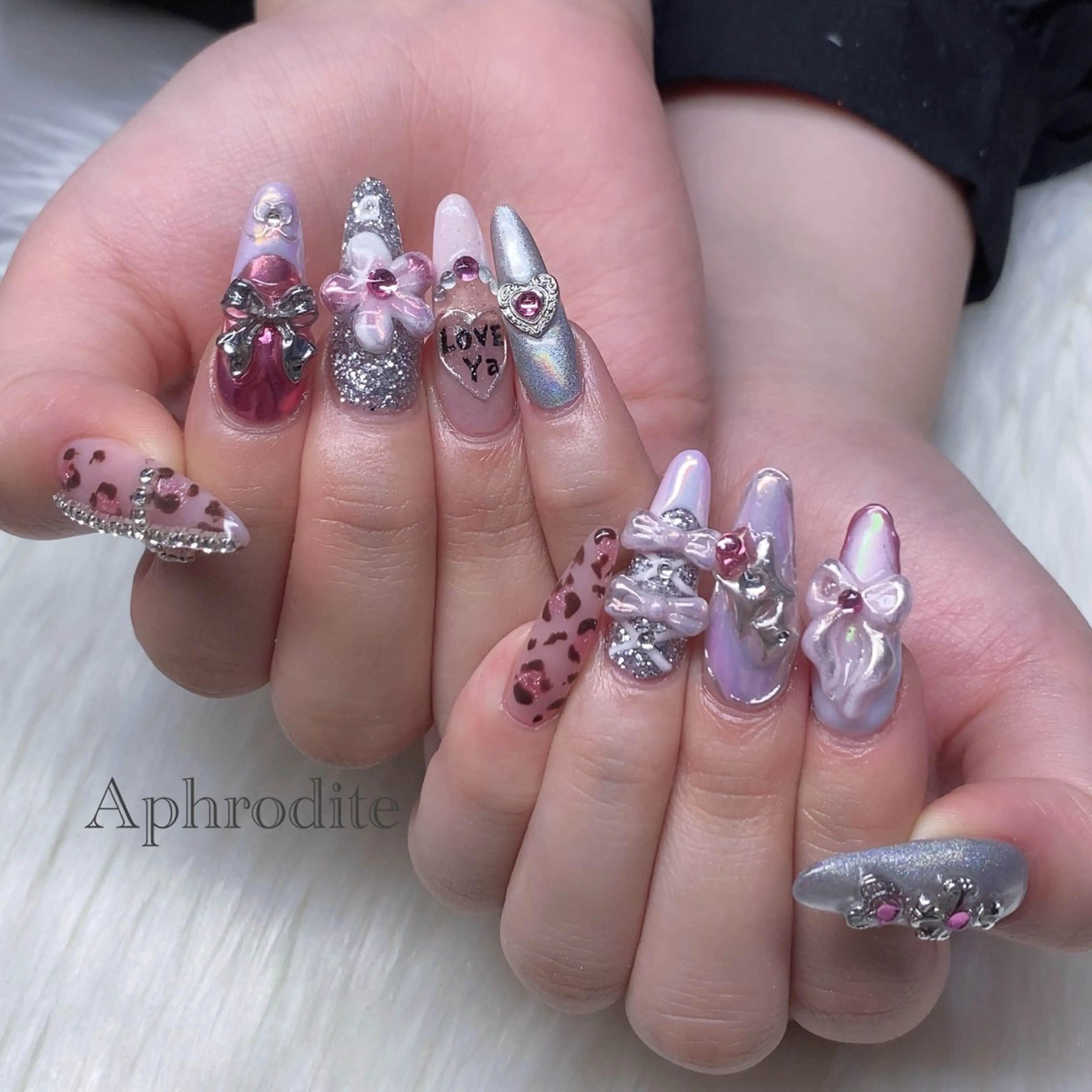 ネイル Aphrodite パラジェル認定サロンのネイルデザイン