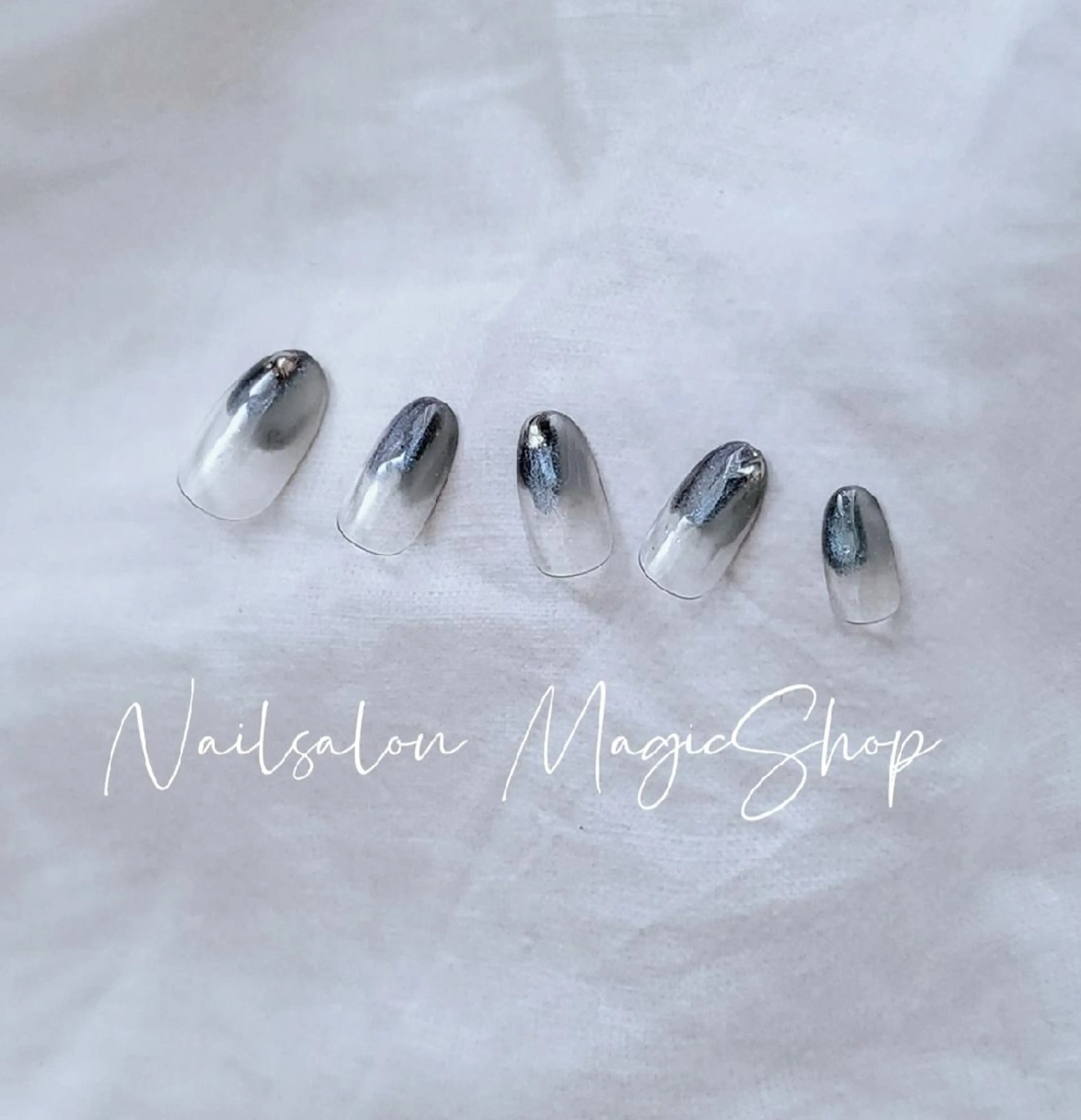 ネイル ブルー ジェルネイル マグネットネイル ミラーネイル シルバー ハンドネイル Nailsalon MagicShopのネイルデザイン