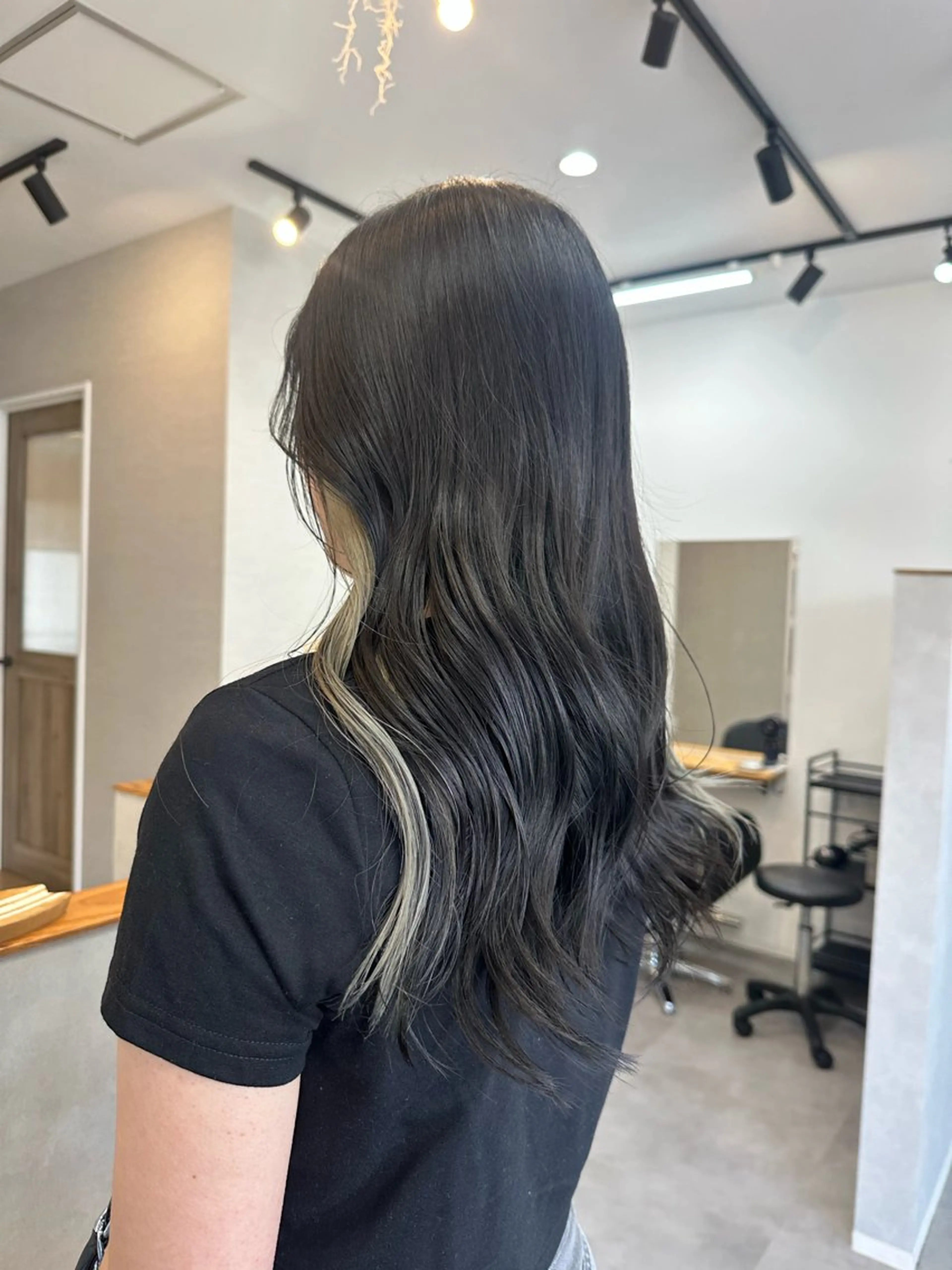 インナー+艶髪カラー+カットの写真