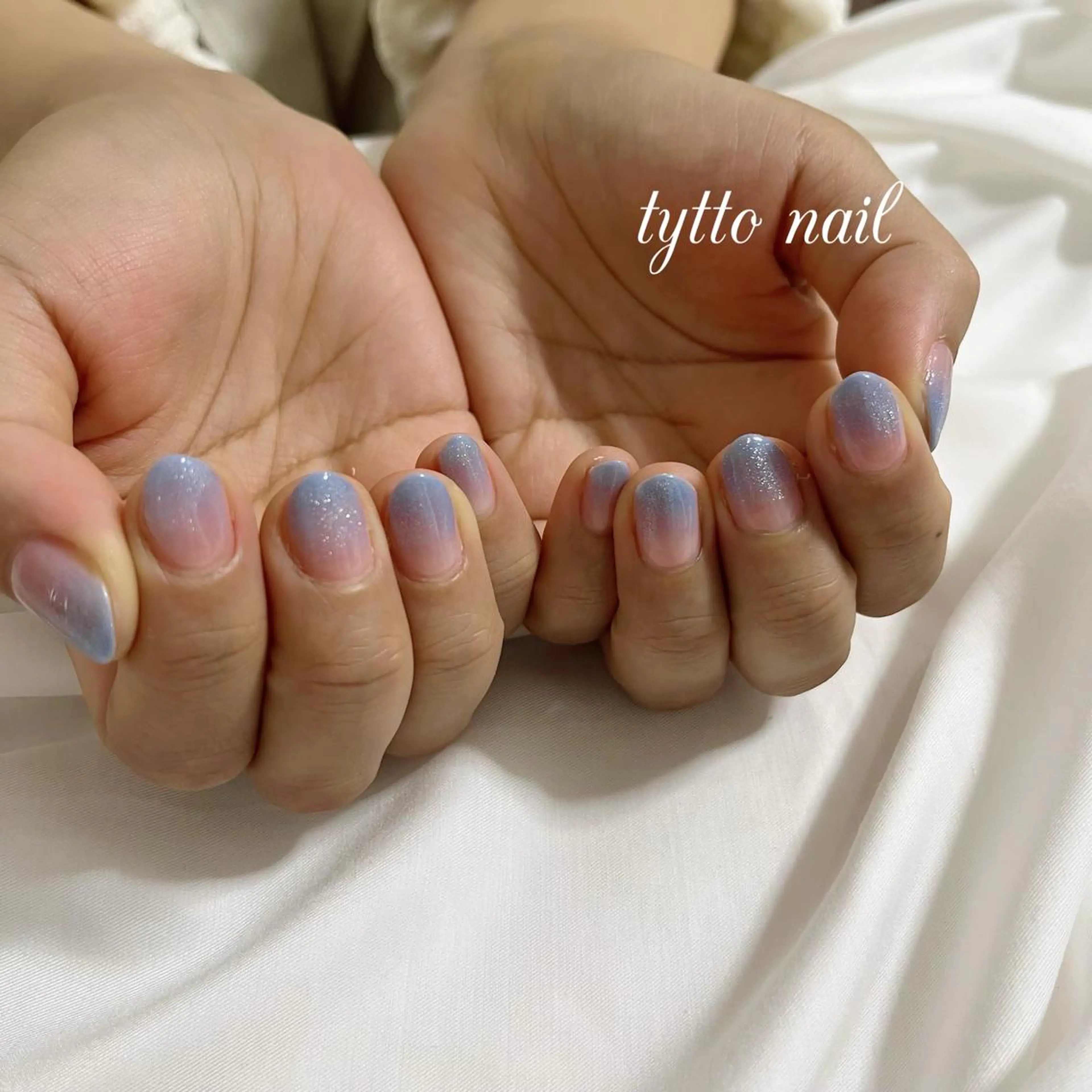 ネイル ブルー グラデーション マグネットネイル オフィスネイル シンプルネイル ハンドネイル tytto nail ❤︎‪‪eri‪‪のネイルデザイン