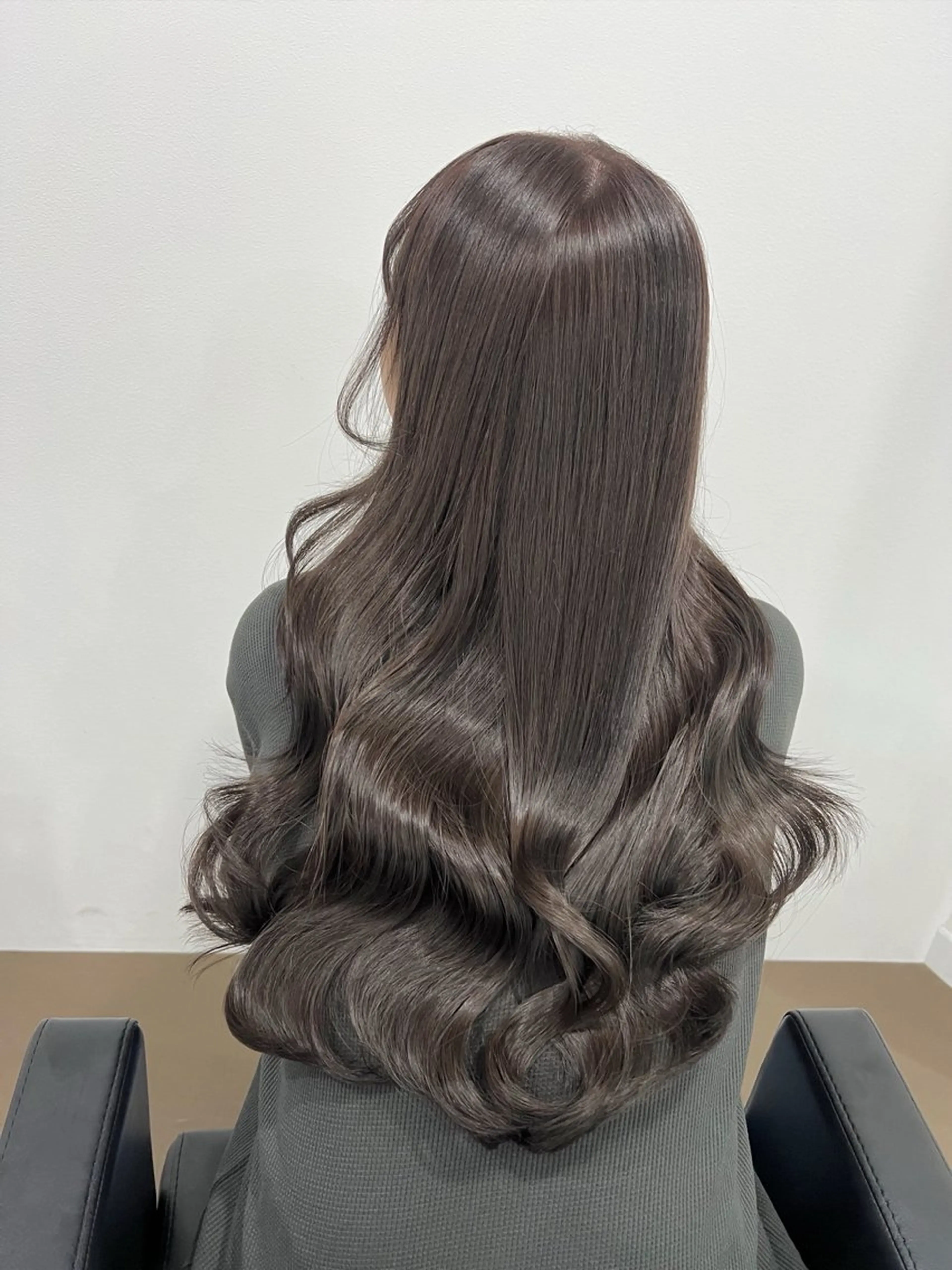 ロング ボブ くびれヘア 髪質改善 韓国風ヘア レイヤーカット 【ioe岡本】🐶 向井歩のヘアスタイル