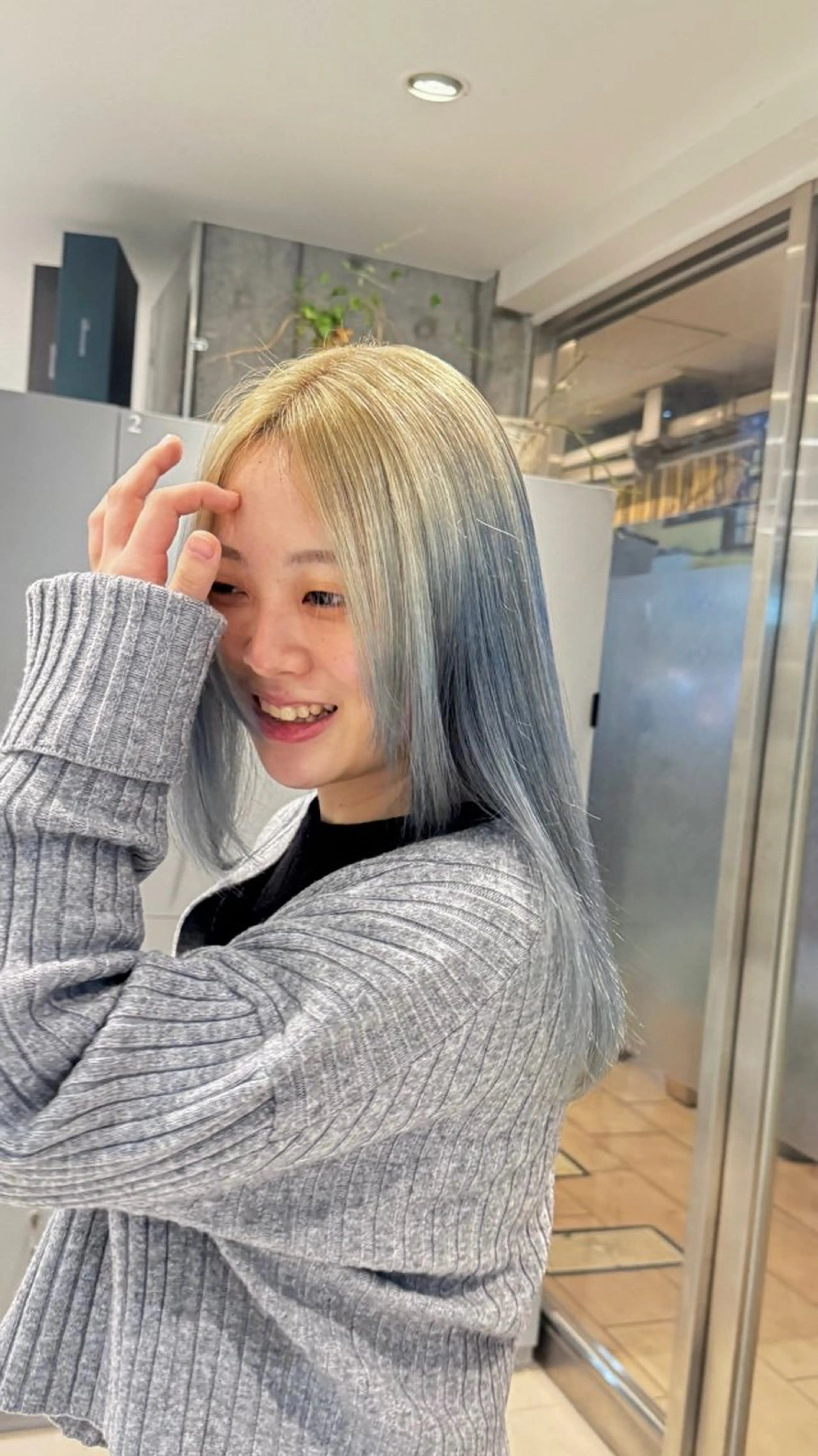 セミロング earth吉祥寺店所属・吉祥寺/koume/ カラー/レイヤーのヘアスタイル