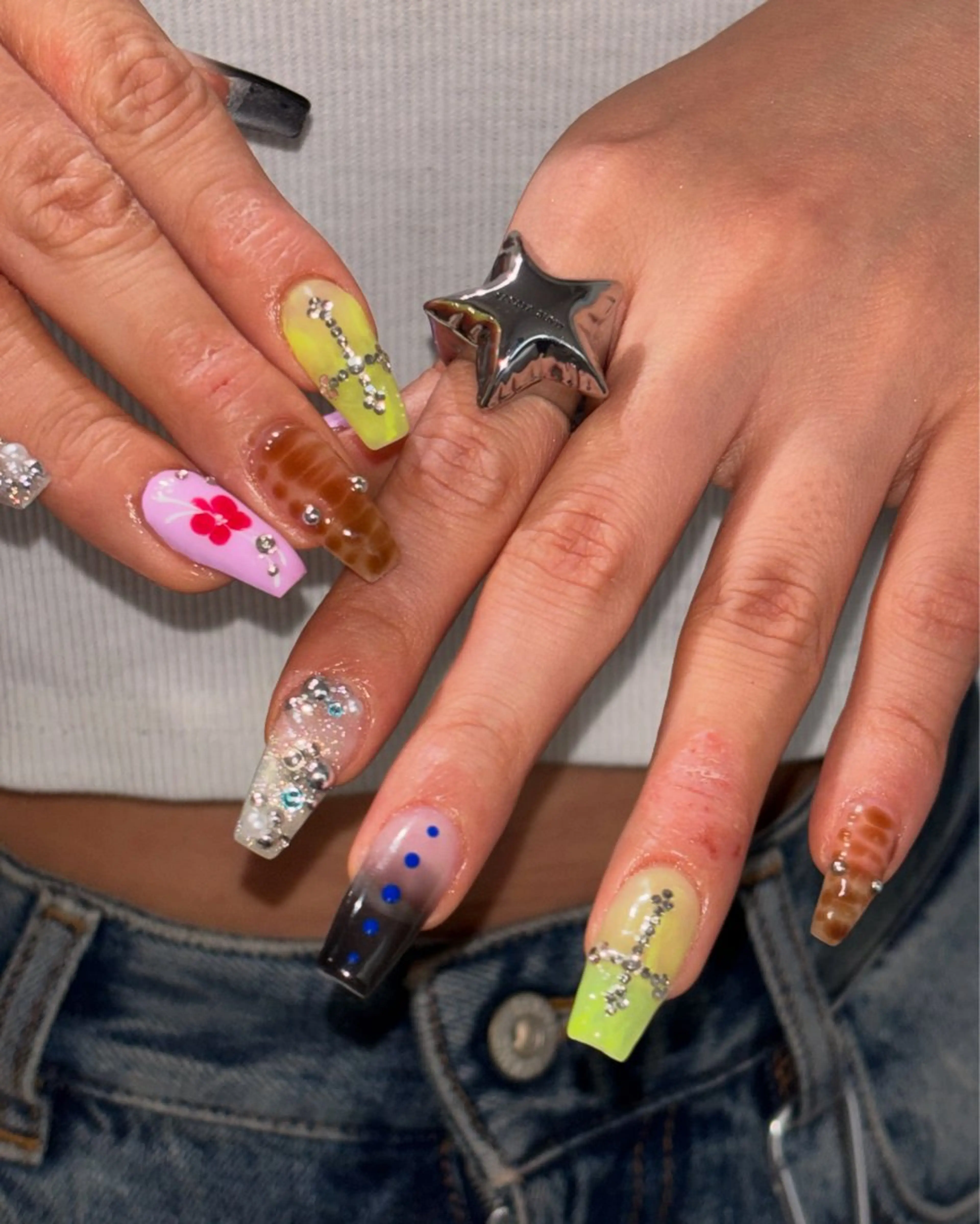 ネイル 8113 海外/y2k/韓国のネイルデザイン