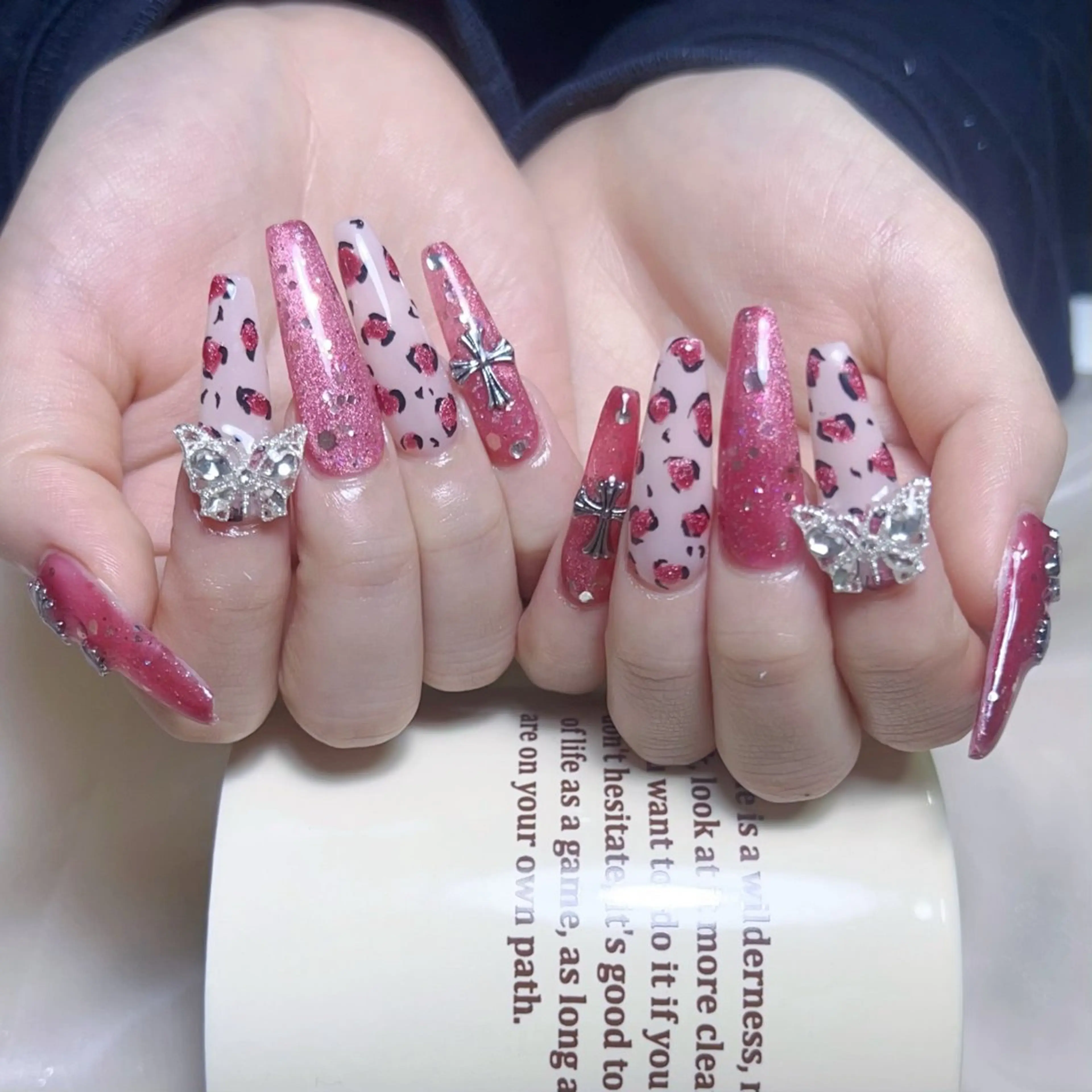 メンズ ネイル メンズ韓国風 アートネイル オーロラネイル ガーリー キラキラネイル ハンドネイル Nail salon 木にいるのネイルデザイン