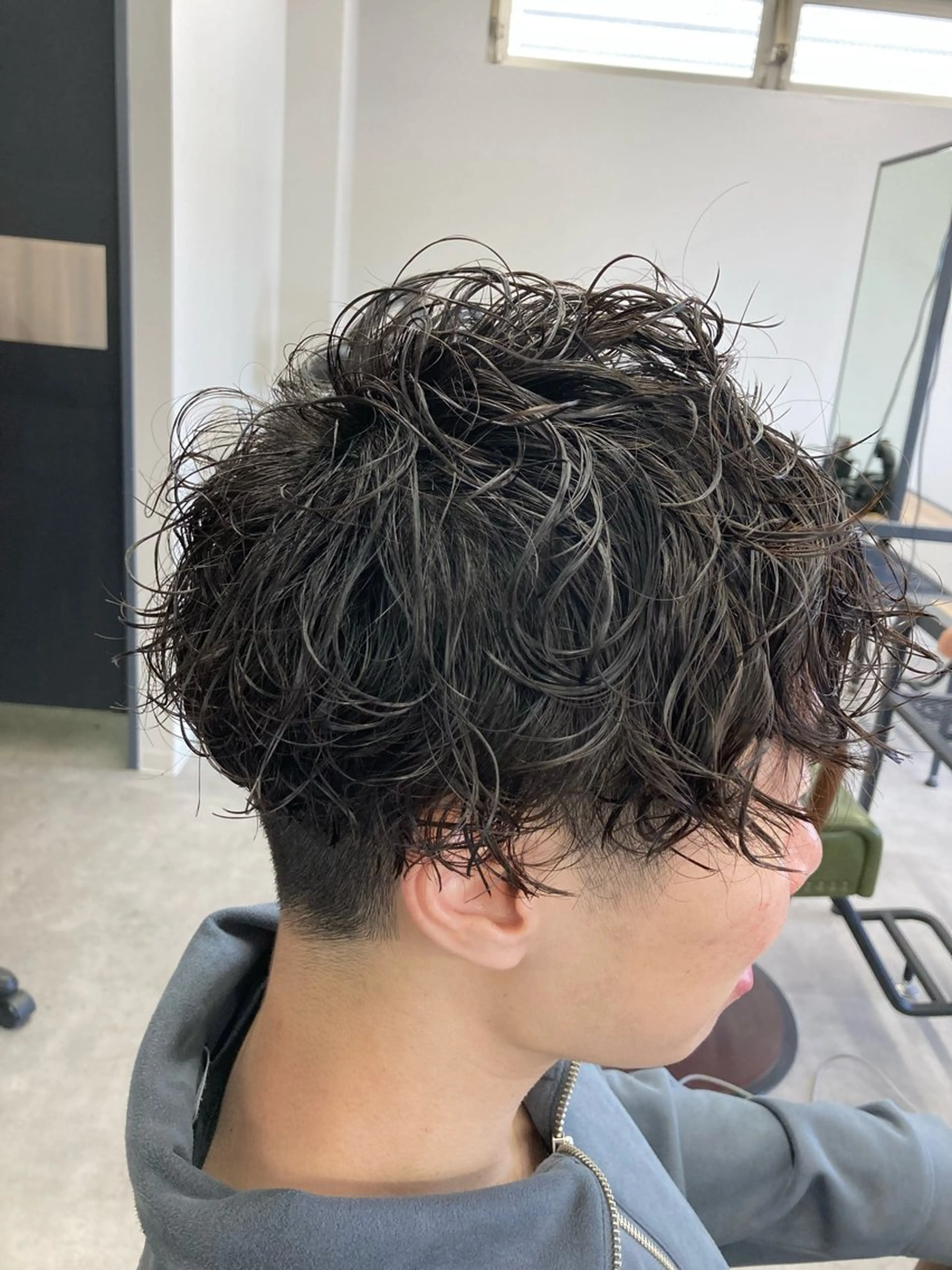 パーマ メンズ メンズパーマ スパイラルパーマ カット パーマ トリートメント SHAFT Ieiriのヘアスタイル