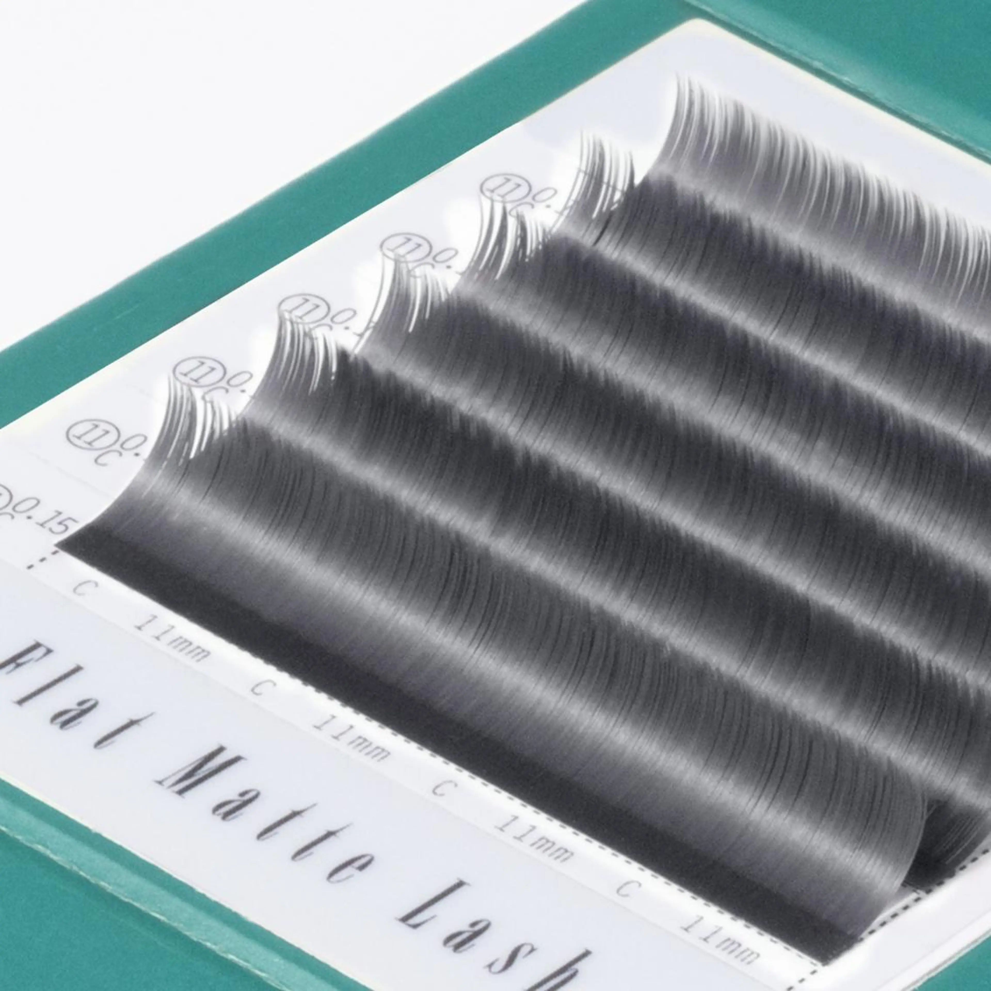 マツエク・マツパ まつげのお店 JUUL & LOUIS ｼﾞｭｰﾙｱﾝﾄﾞﾙｲｽ所属・JUUL&LOUIS 福藤 瞳のエステ・リラクイメージ