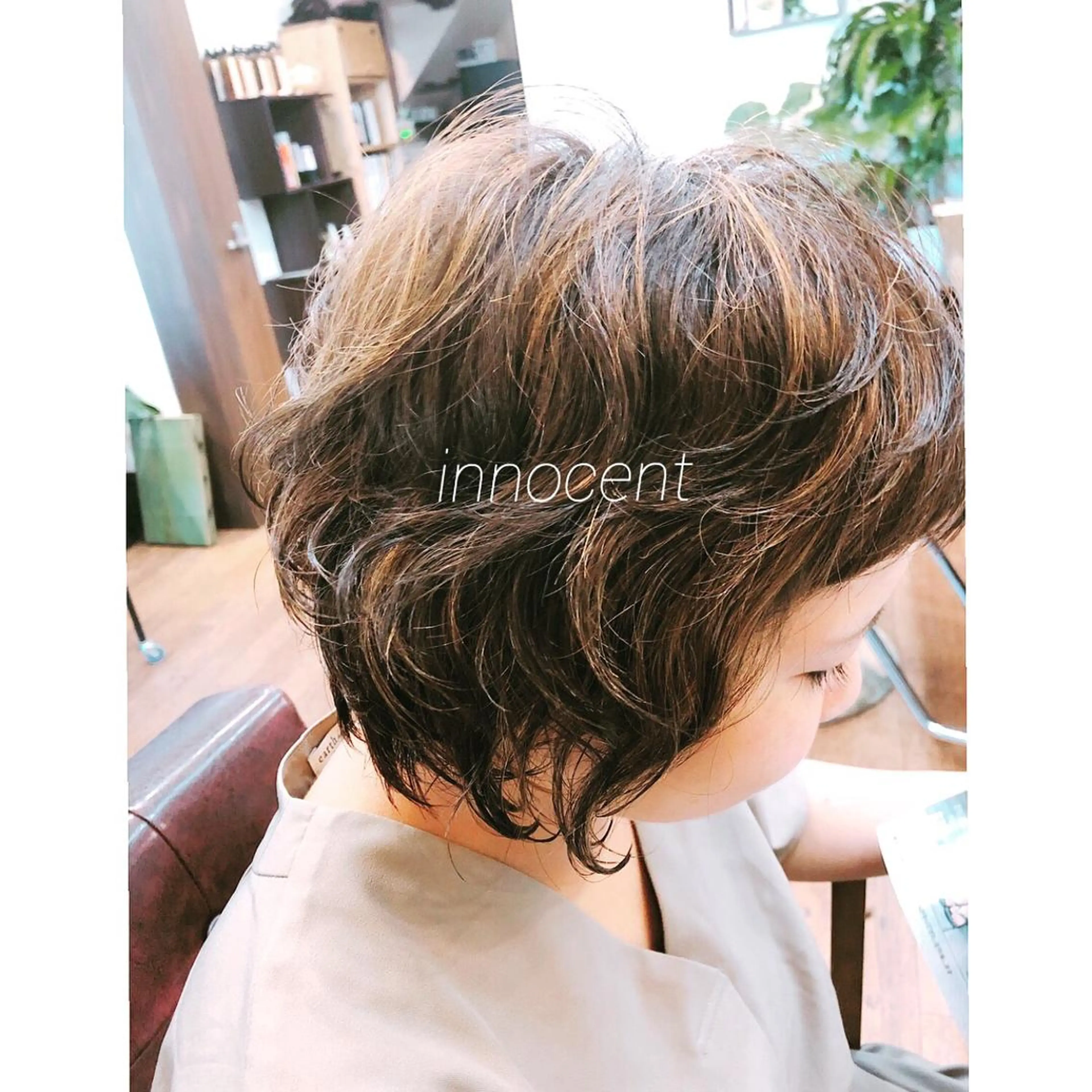 ショート カラー パーマ ハイライトカラー ハイライト ニュアンスパーマ innocent×hairdesign所属・hamada ikumiのヘアスタイル