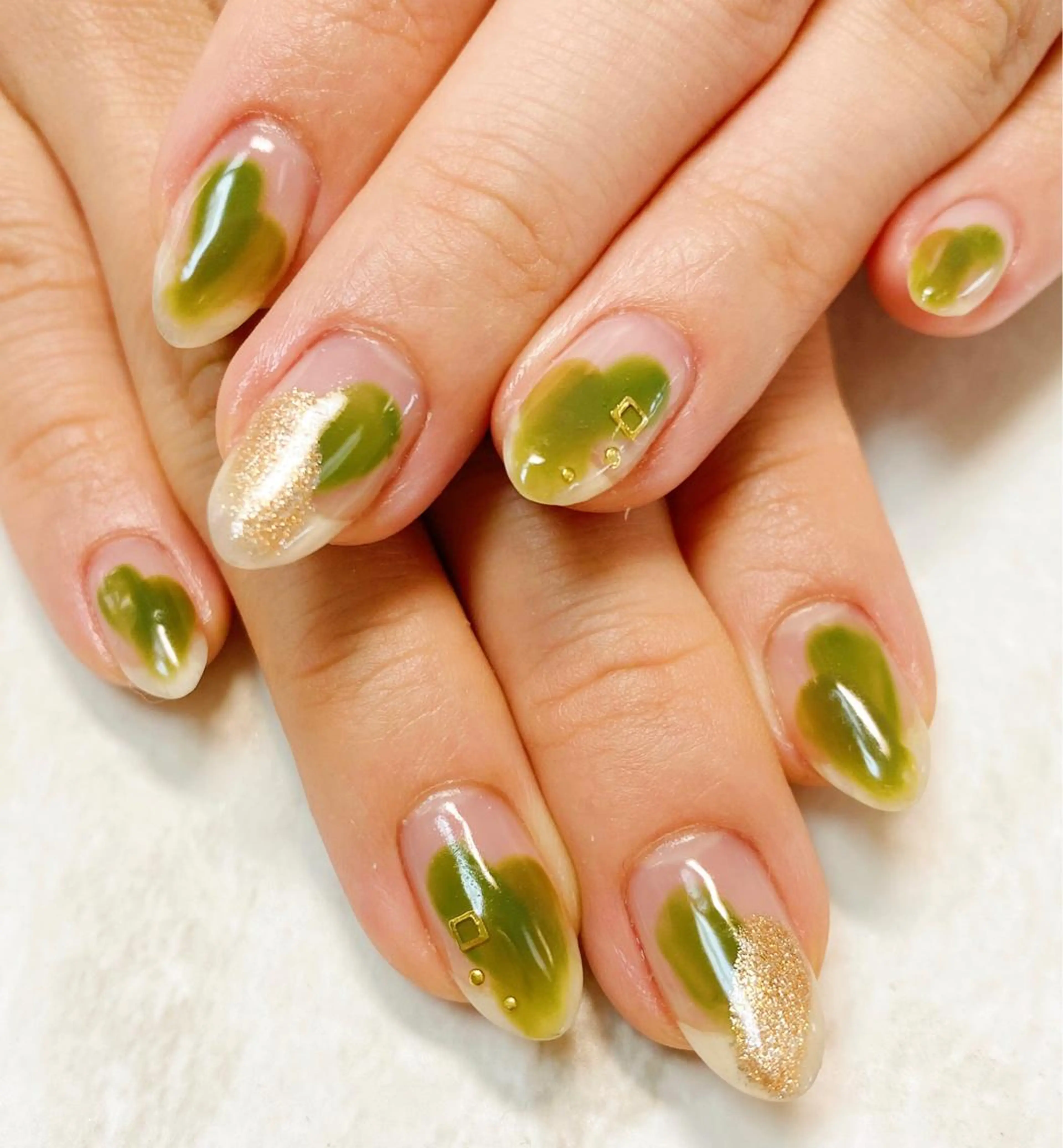 ネイル クリアネイル ニュアンスネイル ハンドネイル ネイルPetit Ribbonのネイルデザイン