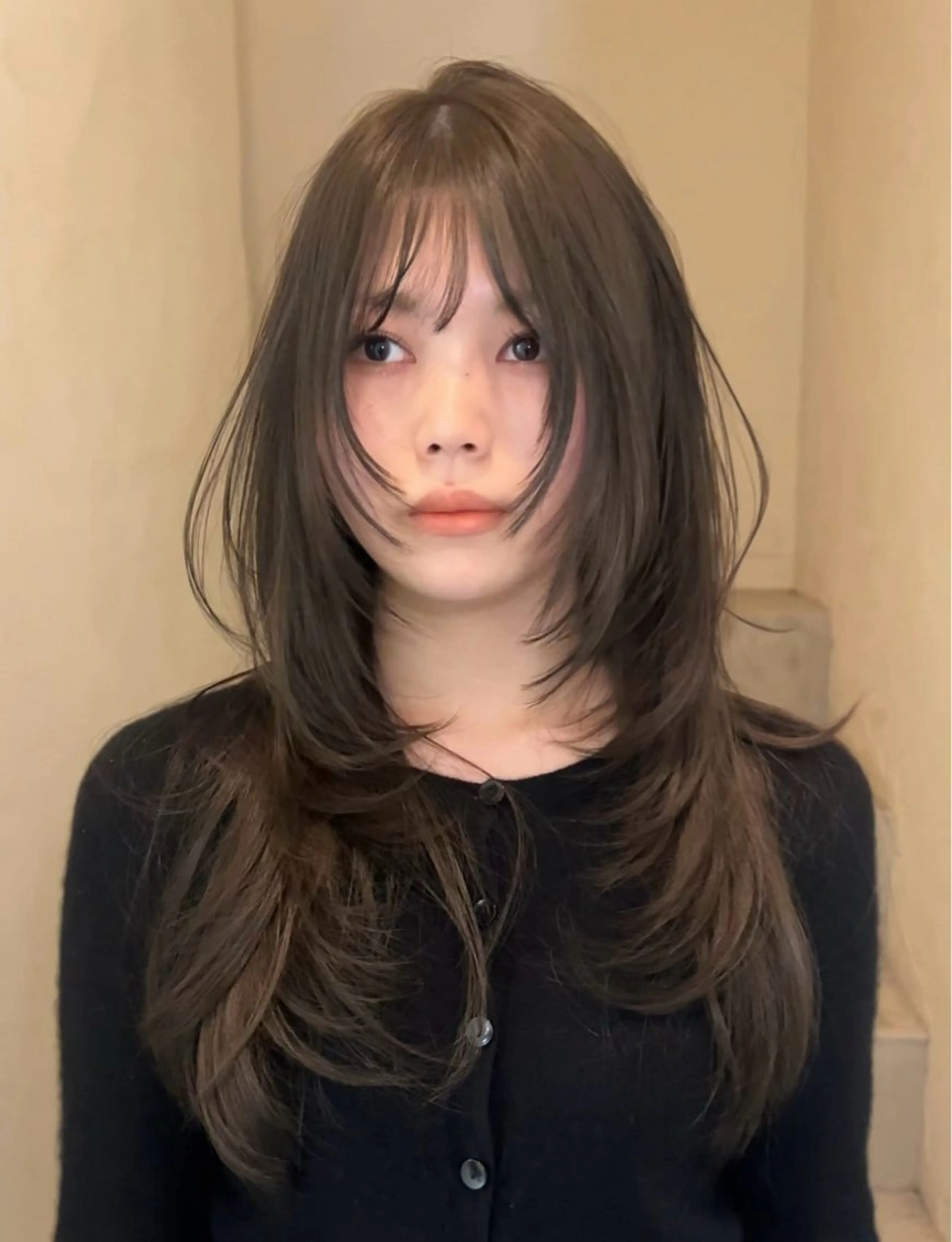ロング カラー ダブルカラー グレージュ オリーブグレージュ オリーブグレー レイヤーカット ヘアカラー トリートメント noé【ノエ】所属・RIN/ レイヤー/オリーブのヘアスタイル