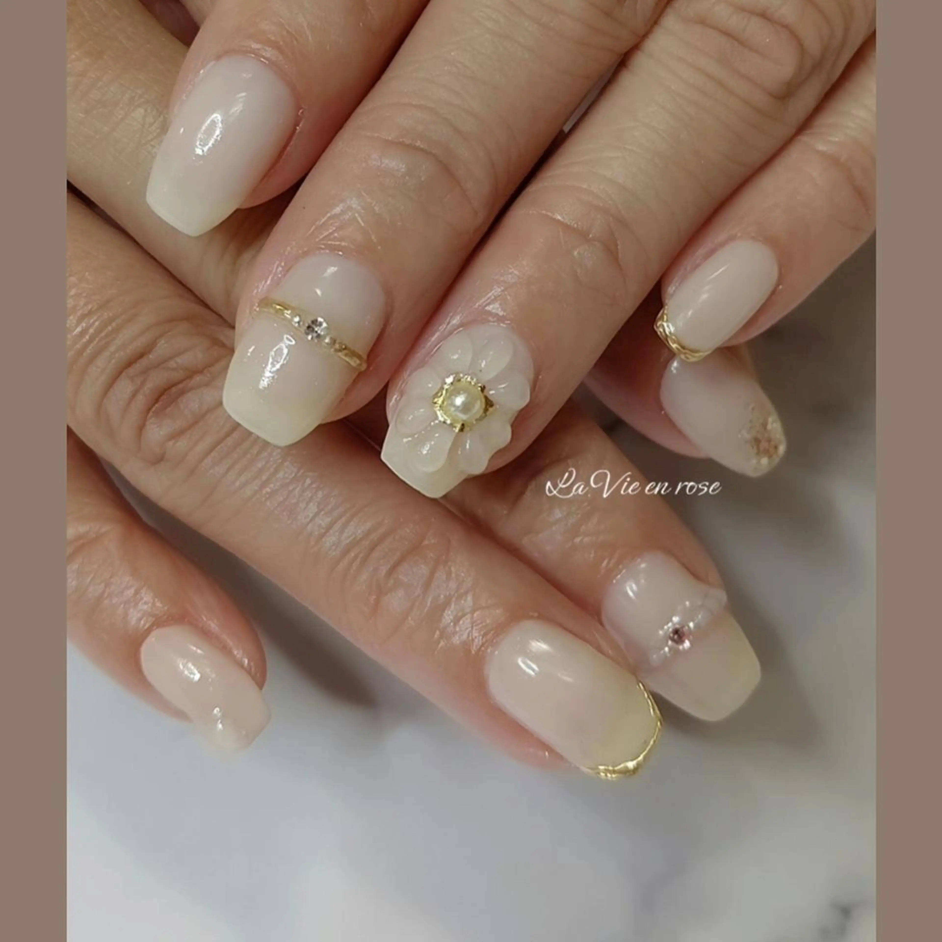 ネイル フラワーネイル ラヴィアン ローズのネイルデザイン