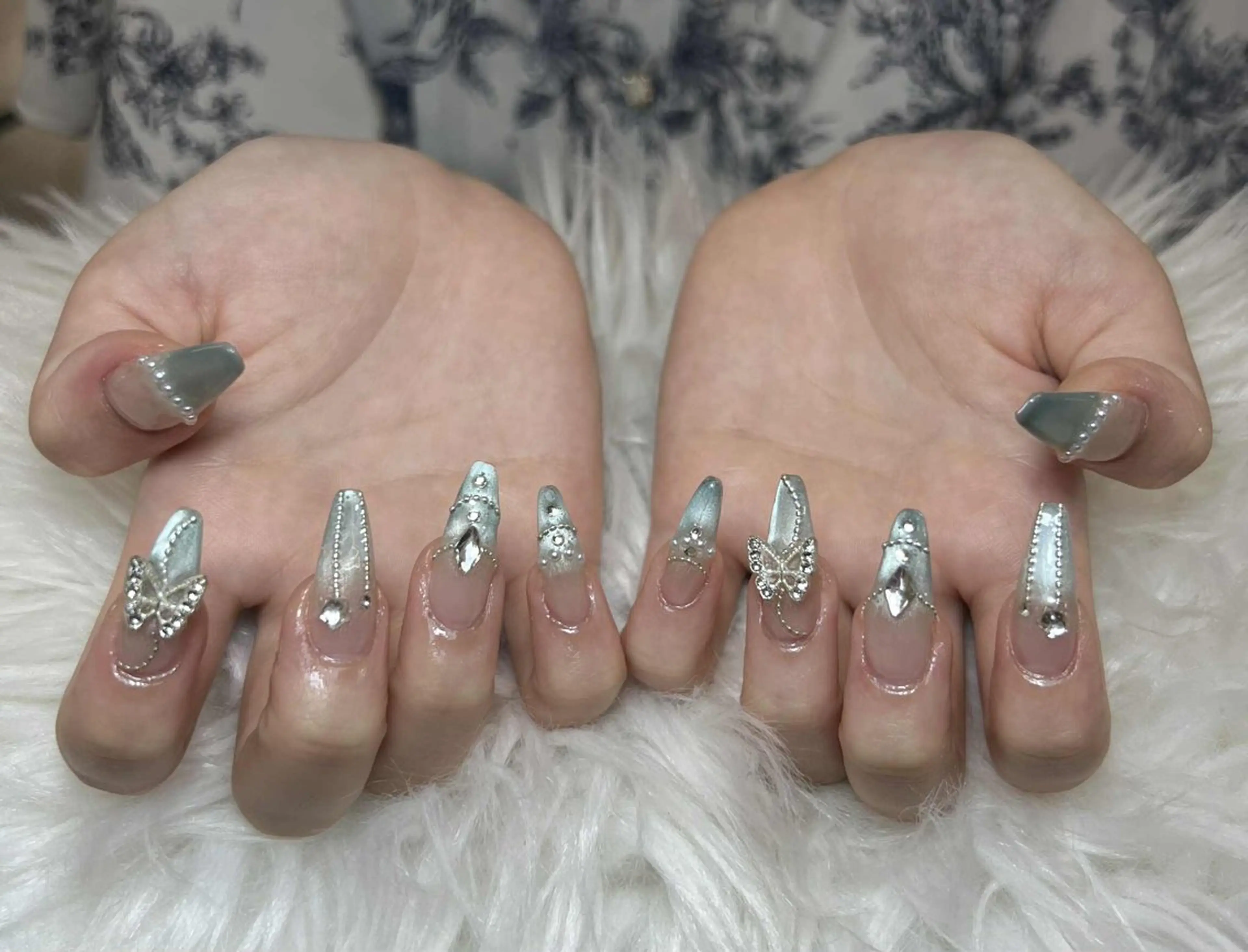 セミロング ハンドネイル Pio Mielのネイルデザイン