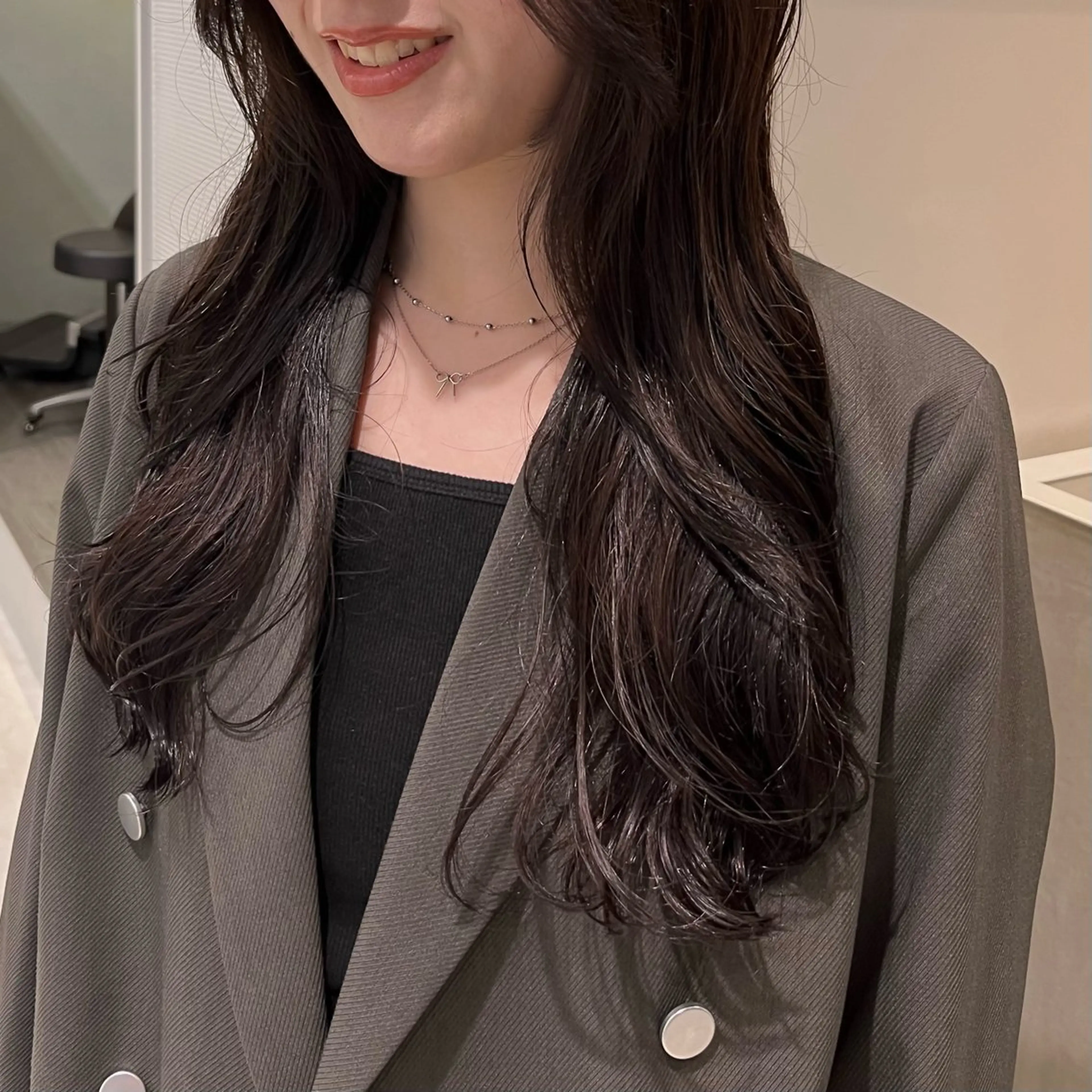 ロング カラー パーマ オリーブグレー 米村 春香のヘアスタイル