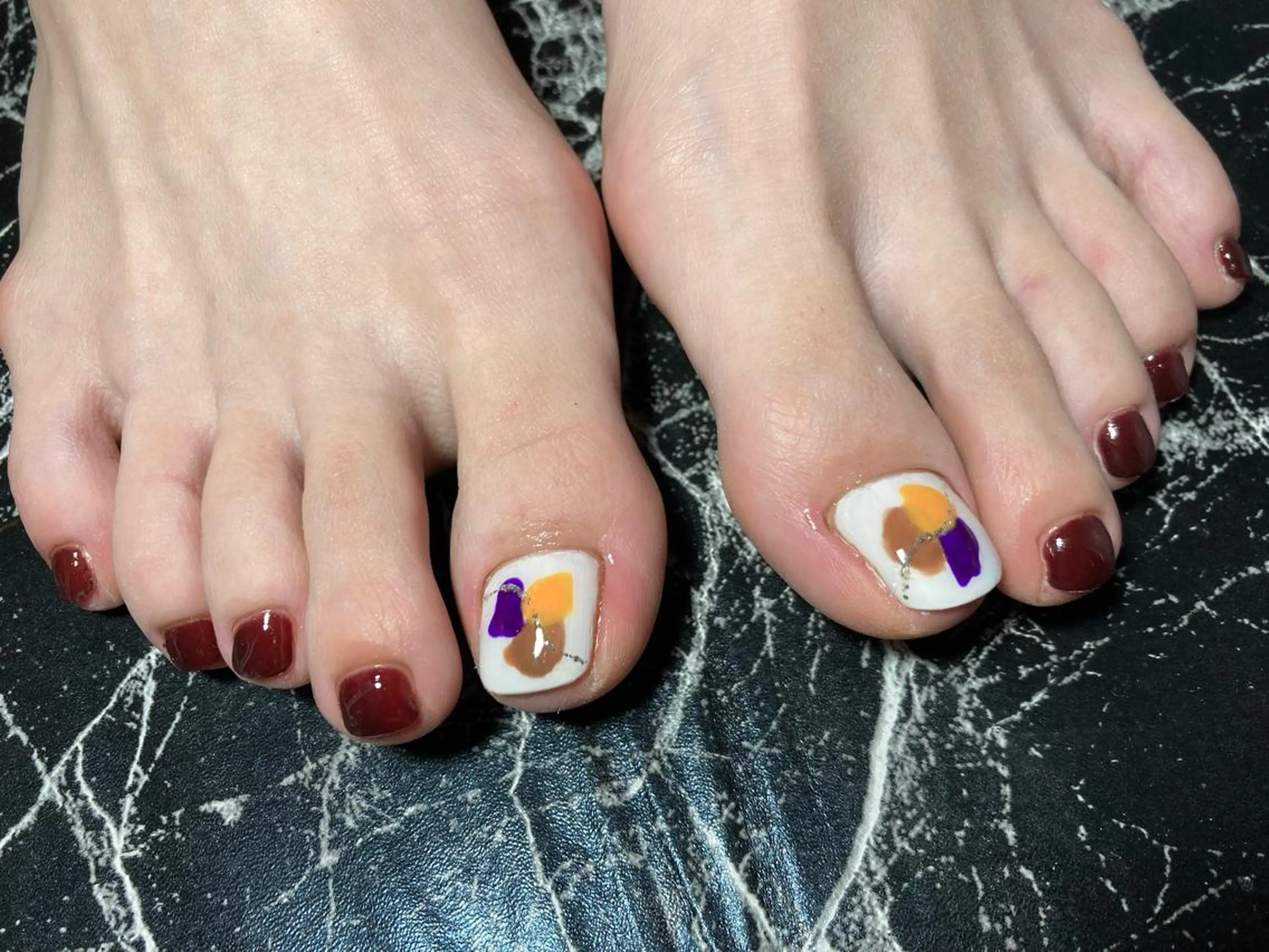 ショート ネイル ハンドネイル フットネイル ✴︎ Delightのネイルデザイン