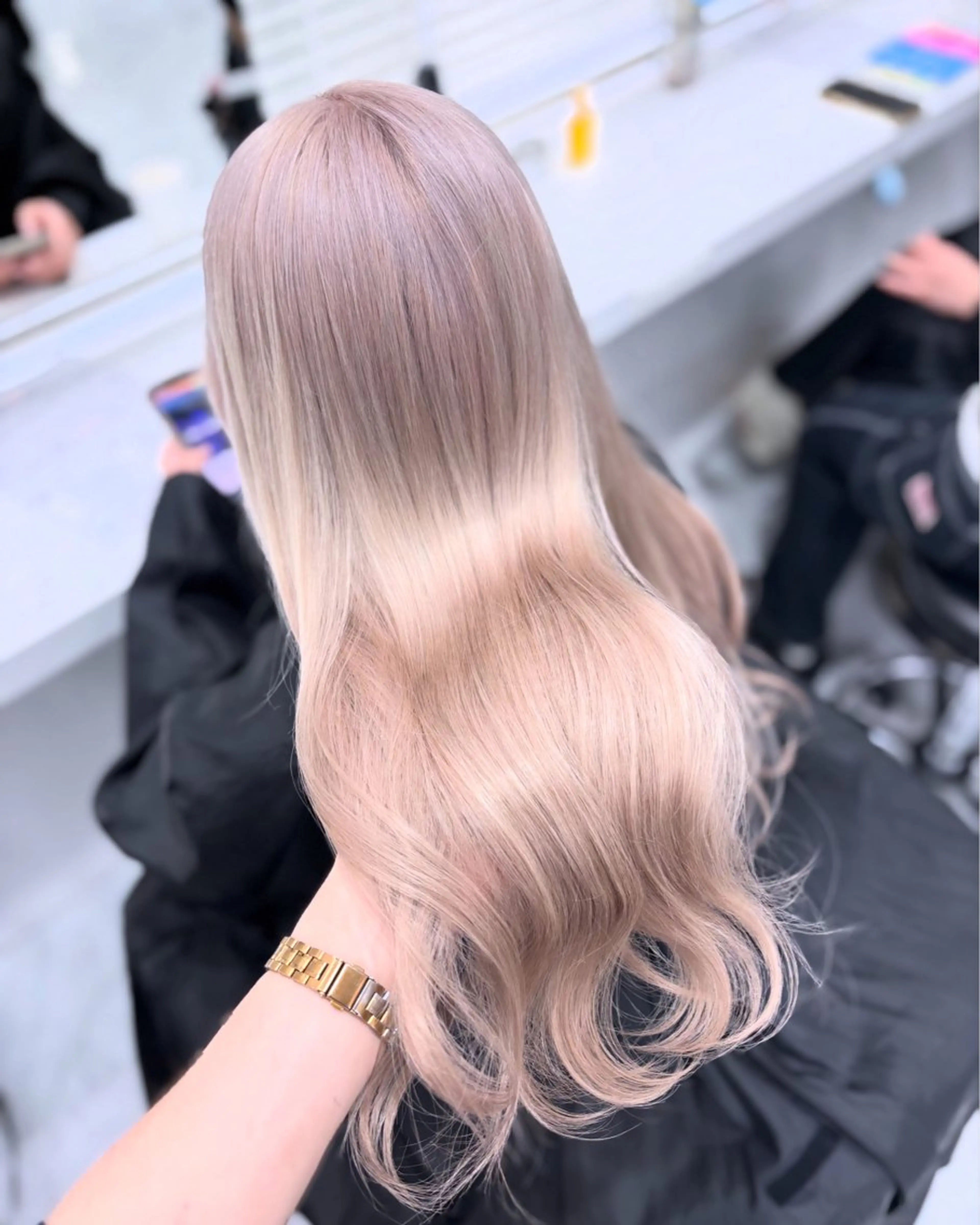 ロング カラー ヘアカラー トリートメント ヘッドスパ ヘアセット 🩵色落ち可愛い 寒色カラー🩵のヘアスタイル