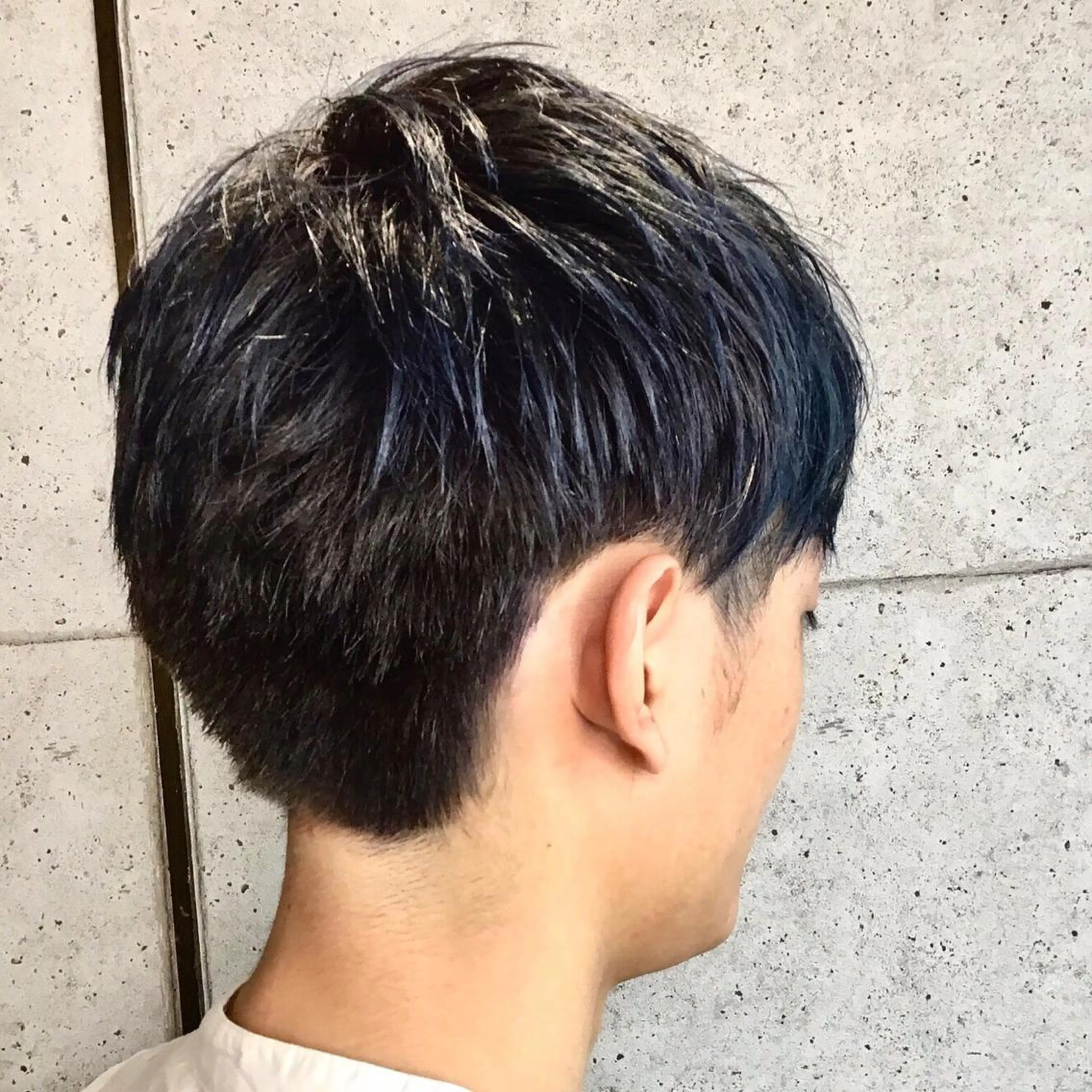 カラー メンズ ツーブロック 刈り上げ 黒髪 イルミナカラー 福森 みずきのヘアスタイル