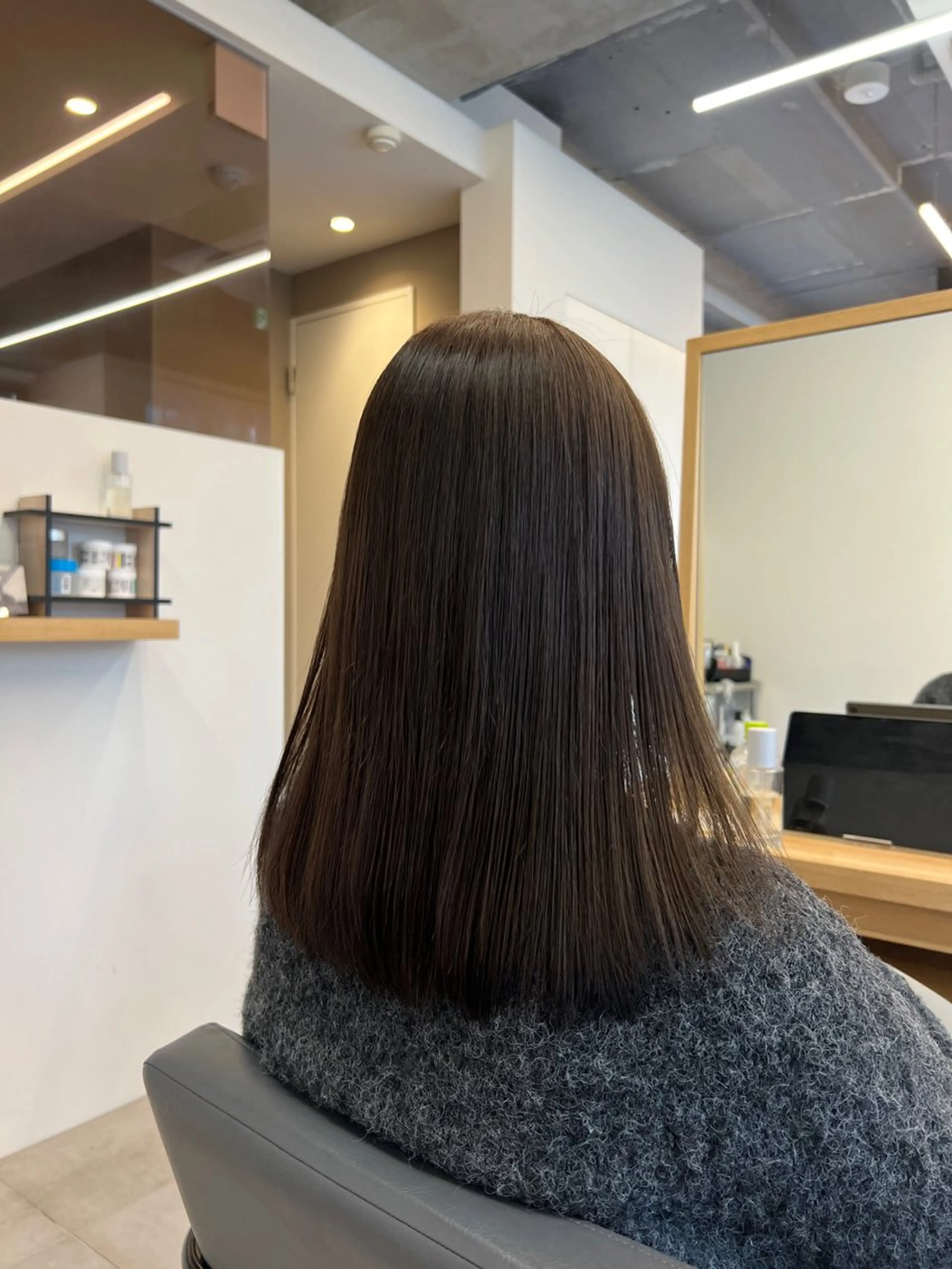 セミロング カラー グレージュ オリーブグレージュ オリーブグレー カット ヘアカラー トリートメント タナカ マヤ/金沢八景のヘアスタイル