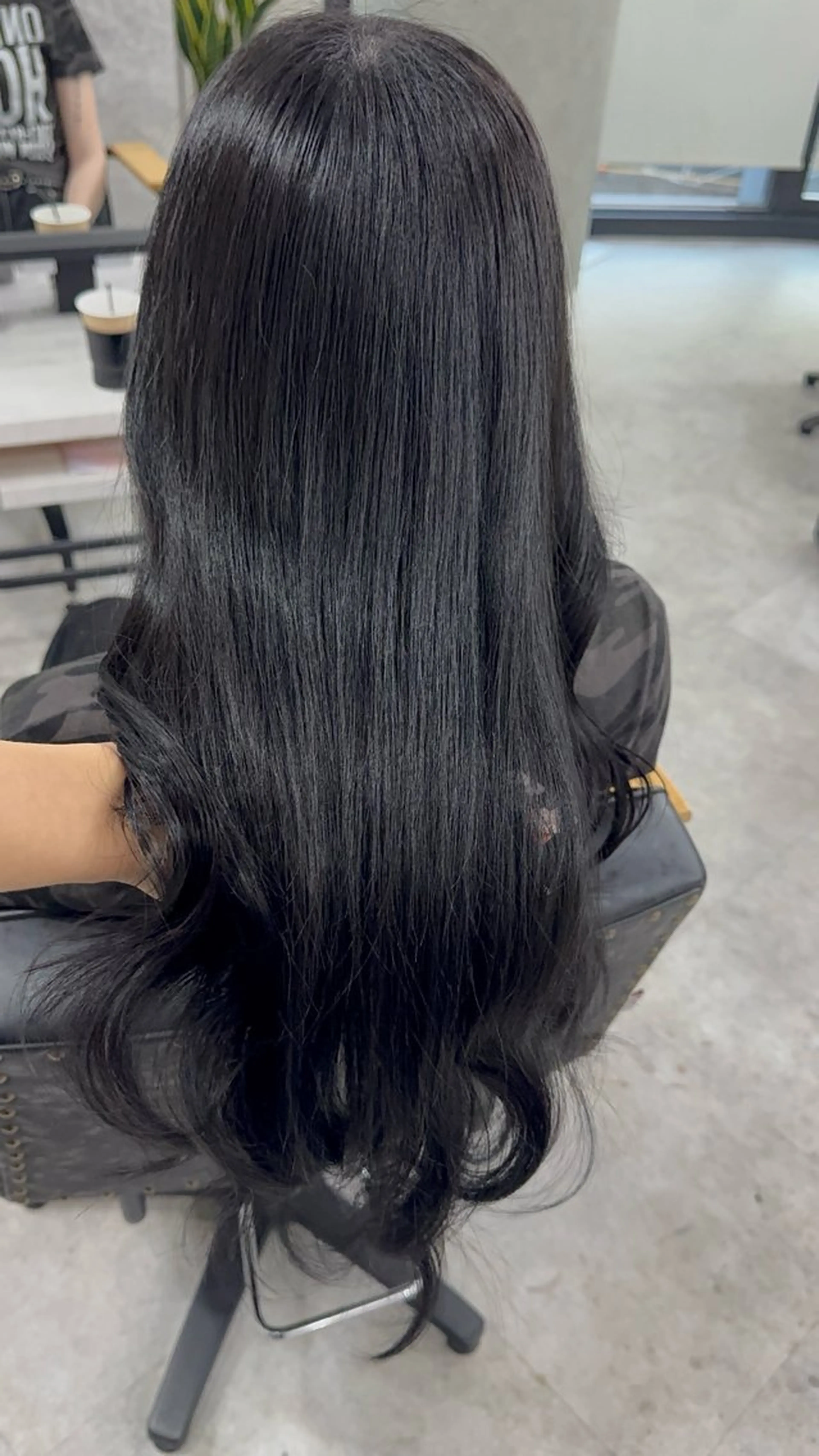 ロング カラー アッシュ アッシュブラウン ベージュカラー 黒髪 ブリーチ カット ヘアカラー トリートメント 赤み無し柔らかカラー 【梅田】madokaのヘアスタイル