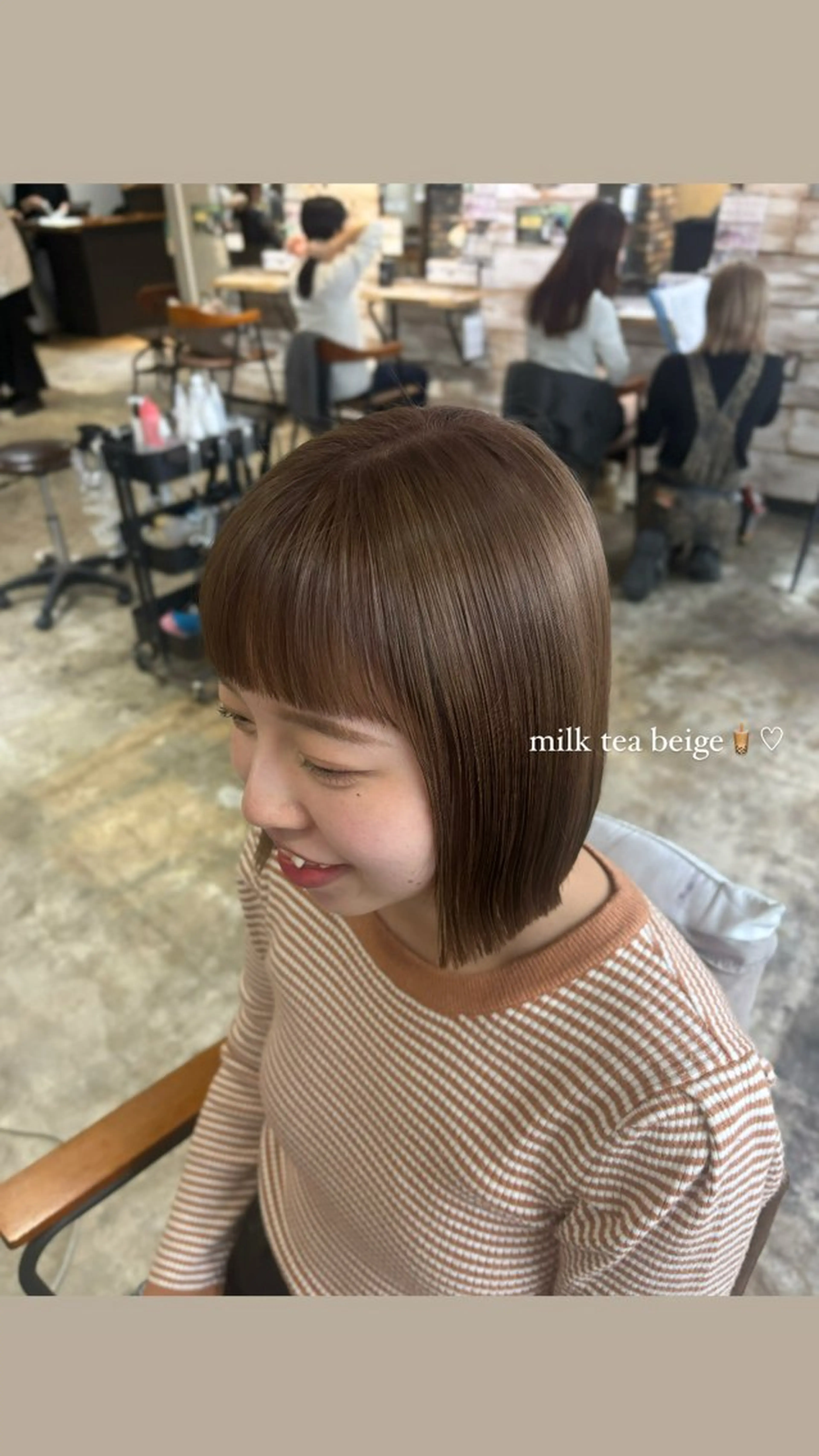 ショート カラー ベージュカラー ミルクティーベージュ カット ヘアカラー 光本 杏のヘアスタイル