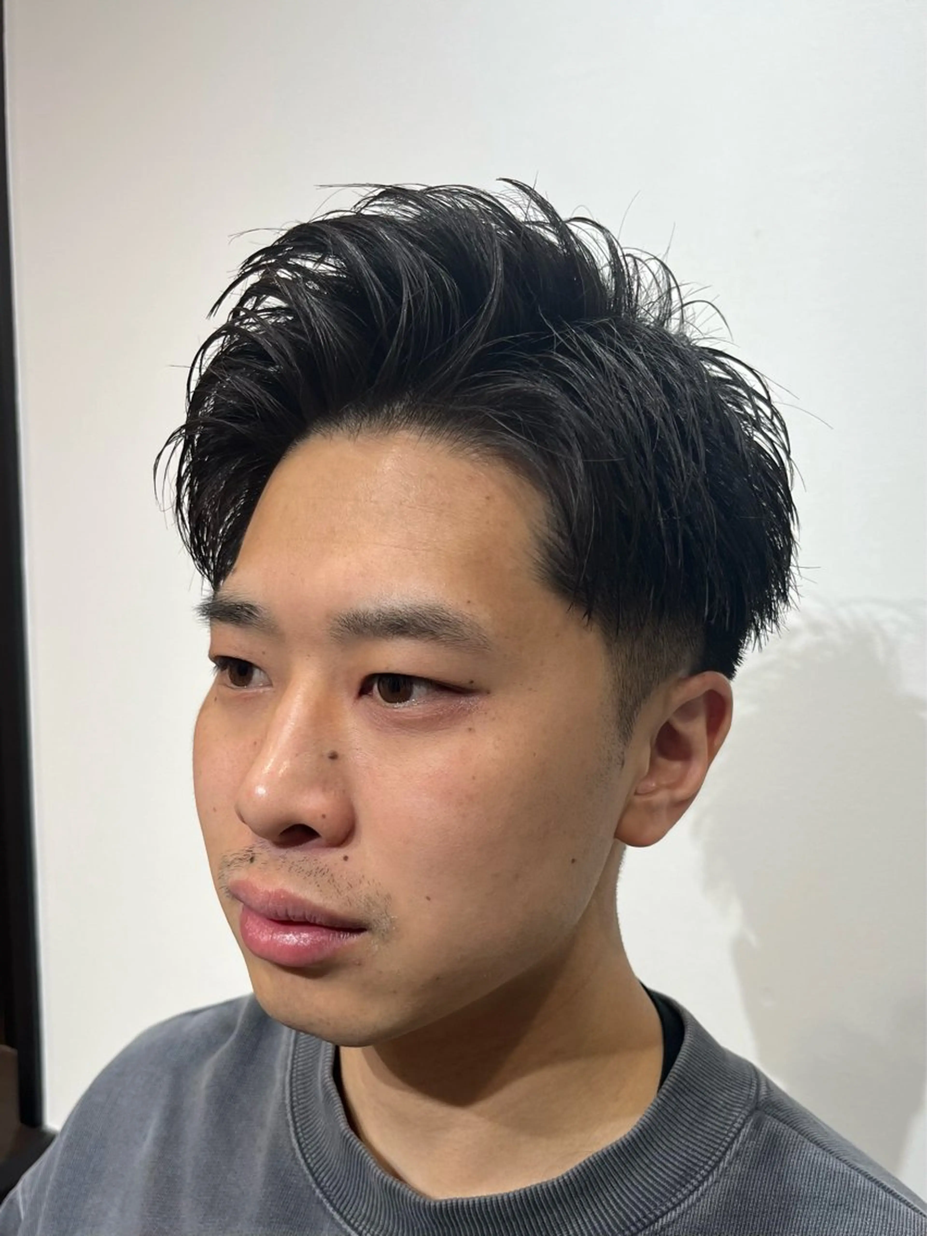 ショート メンズ アップバング ビジネス メンズショート ショートヘア カット トリートメント 【店長】メンズ職人 短髪　ハイトーン🔥のヘアスタイル