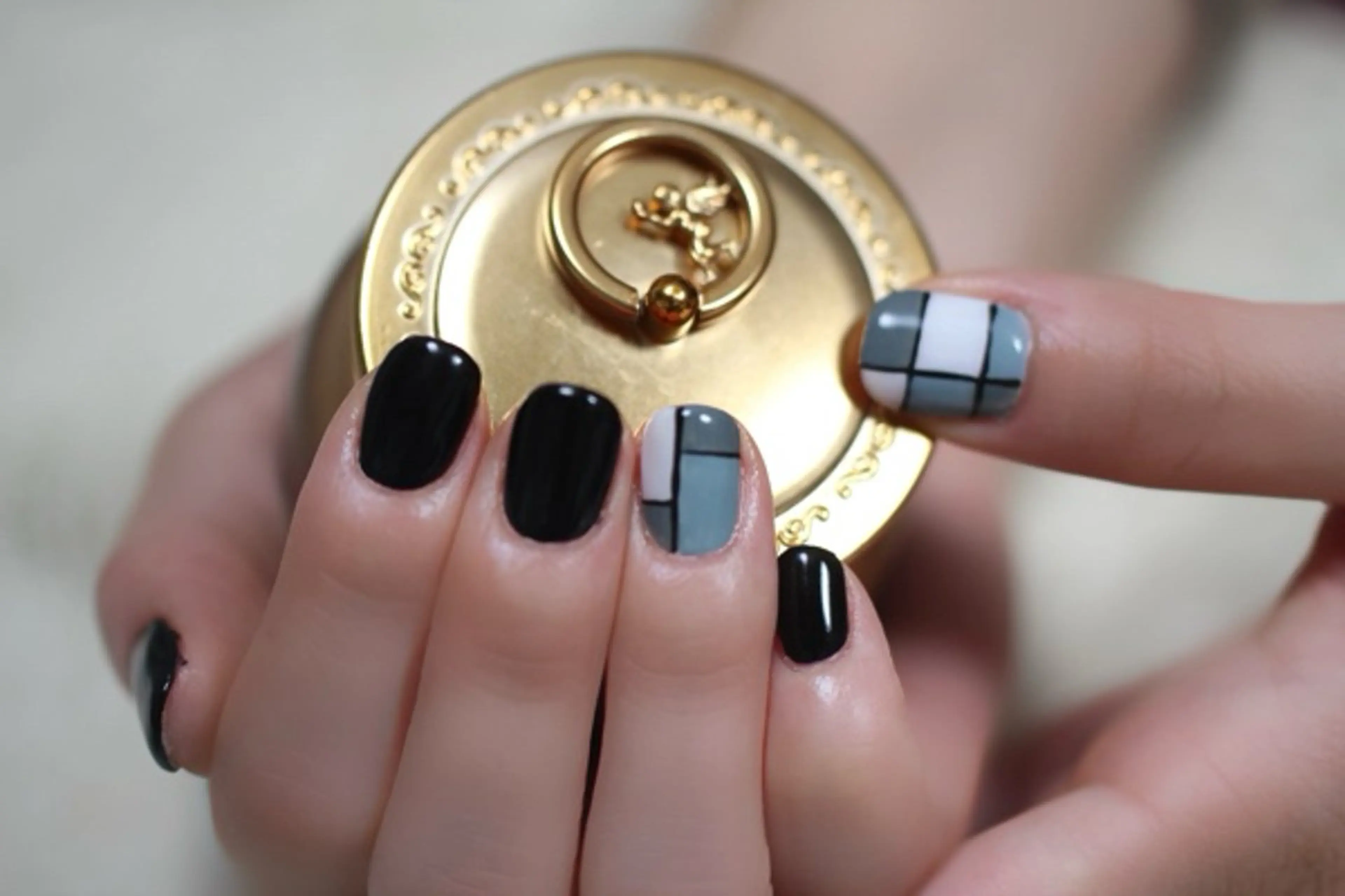 ネイル ジェルネイル ママリンド　志村坂上店所属・しみ えんのネイルデザイン