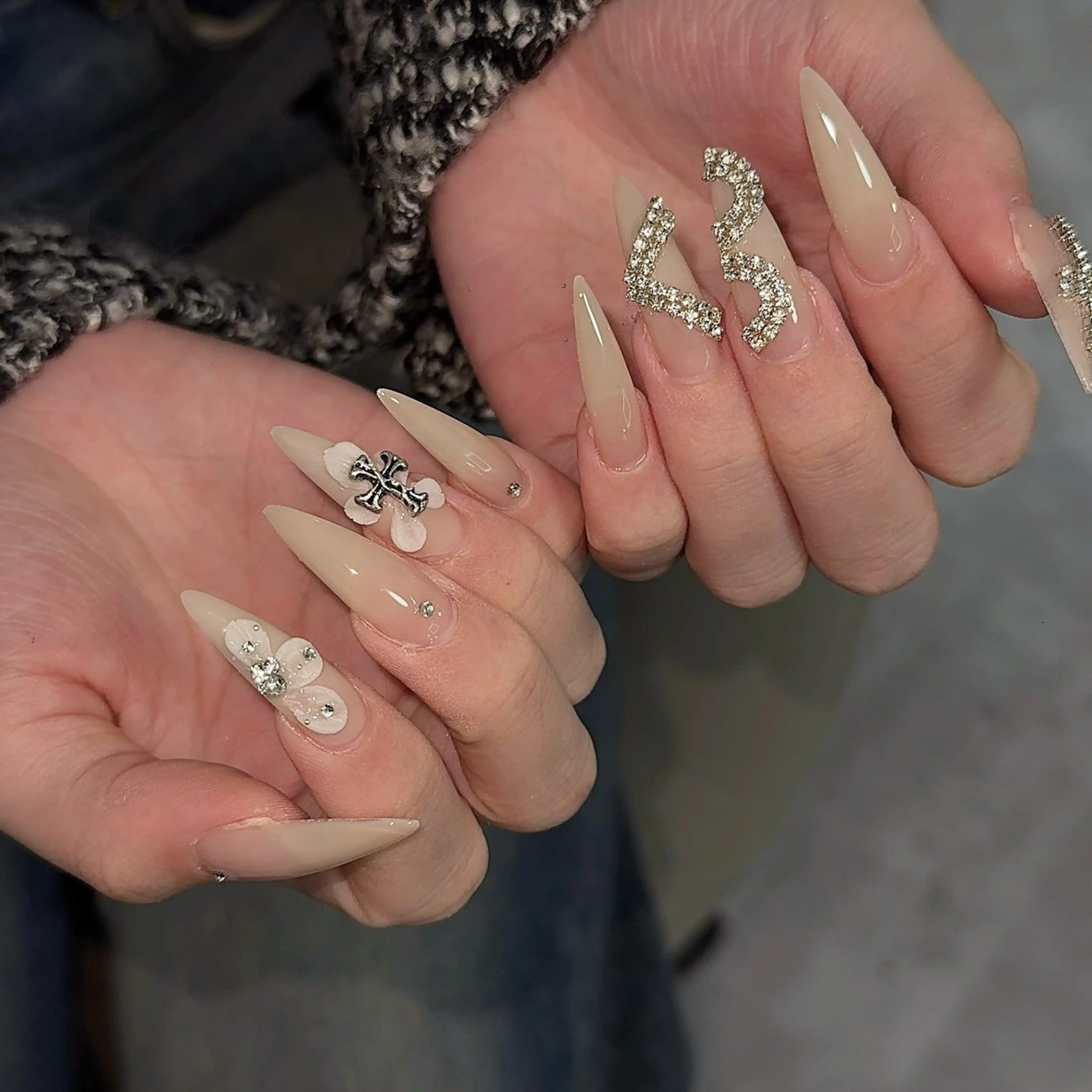 ネイル チークネイル フレンチネイル ガラスフレンチ グラデーション キラキラネイル ハンドネイル LilyLala Nailsalonのネイルデザイン