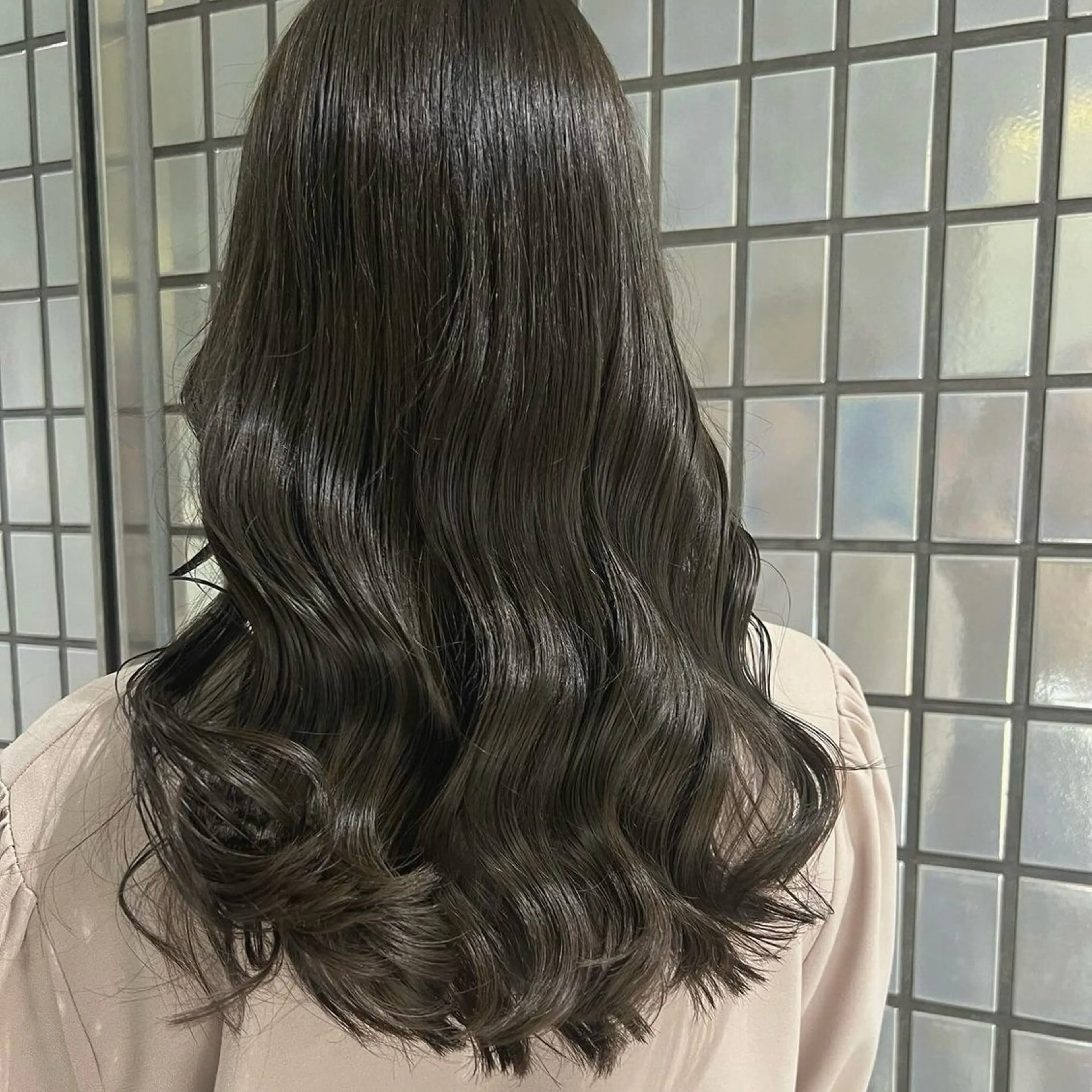 ロング カラー カット ヘアカラー トリートメント akane/ベージュ /オリーブ/ブラウンのヘアスタイル