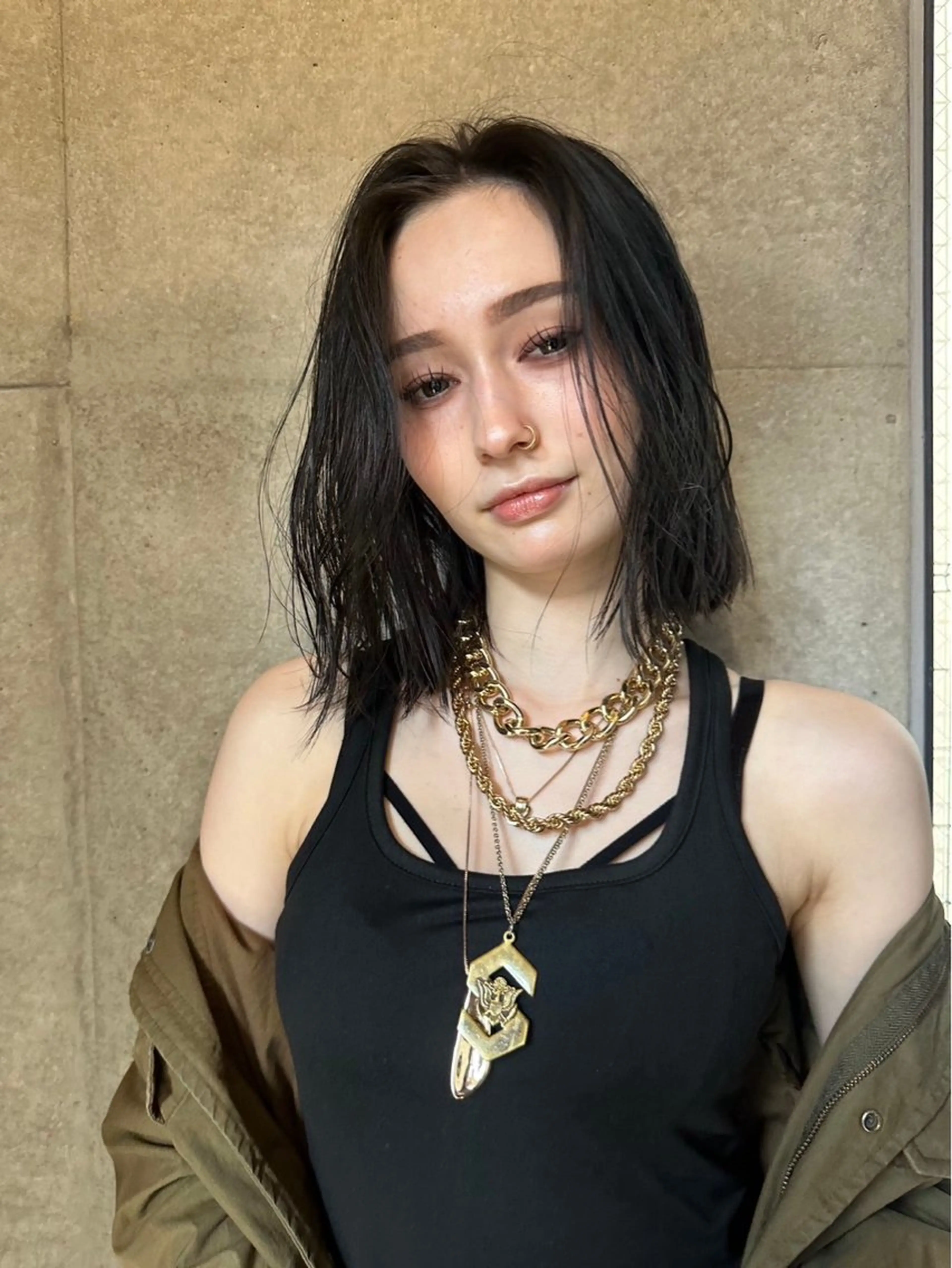 ミディアム 切りっぱなしボブ ボブ くびれヘア 髪質改善 レイヤーカット カット ヘアカラー トリートメント SALT WATER所属・南堀江ハイトーン ×カットMIKU🍒のヘアスタイル