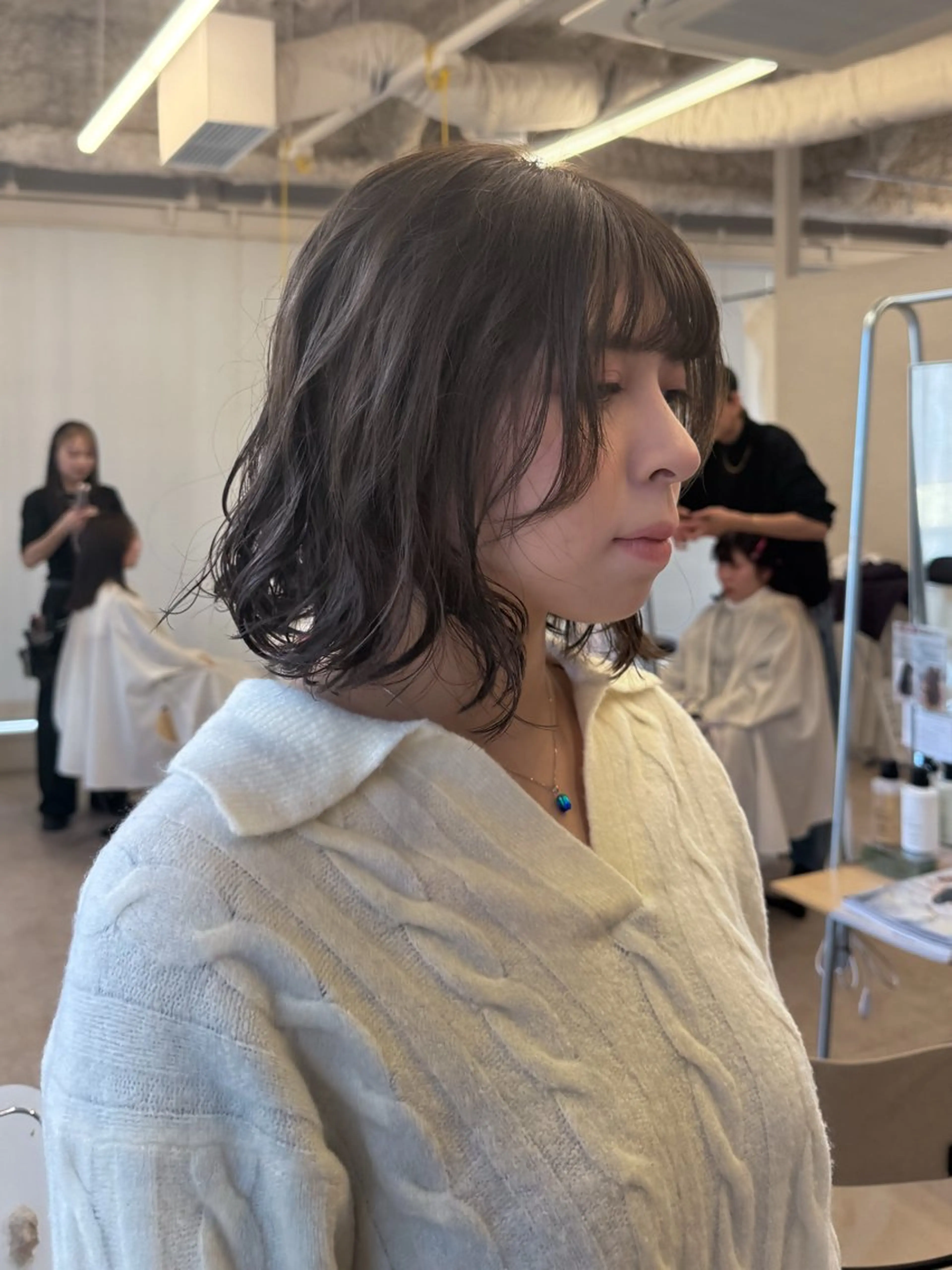 カラー グレージュ オリーブグレージュ オリーブグレー 辺見 葵のヘアスタイル