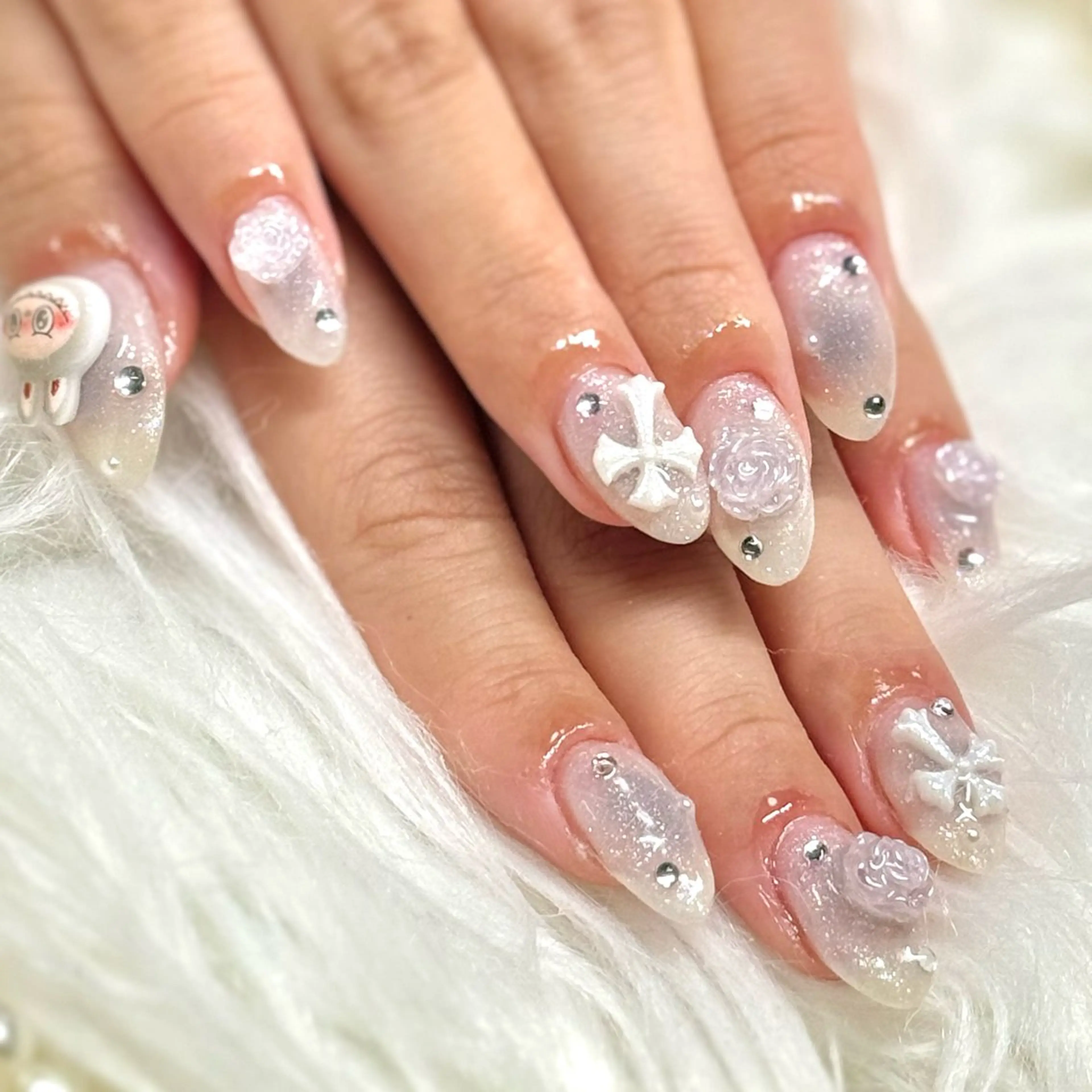 ネイル アートネイル チークネイル ハンドネイル ルシイ🎀新宿長さ 出しパーツ専門店のネイルデザイン