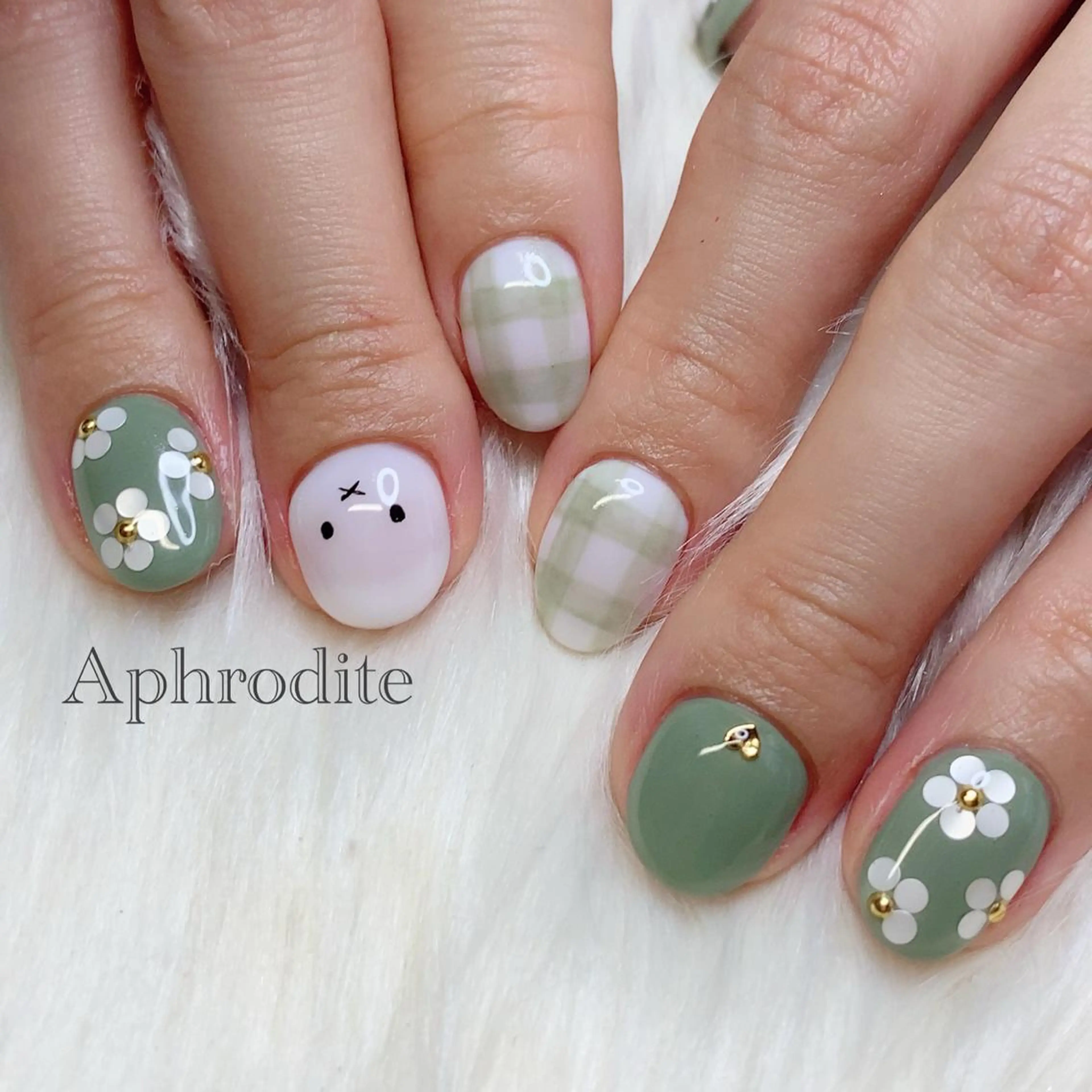 ネイル Aphrodite パラジェル認定サロンのネイルデザイン