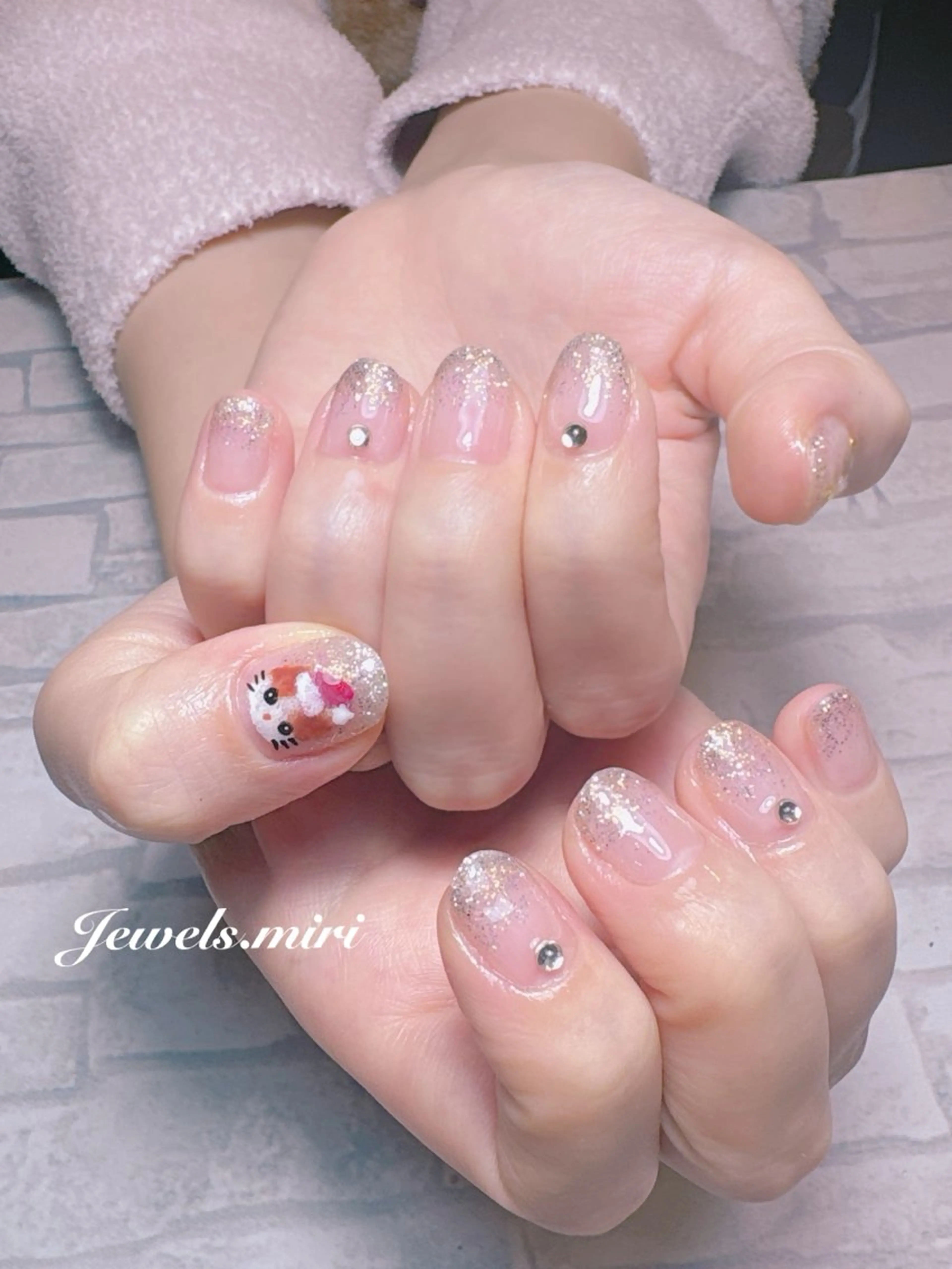 ネイル グラデーション キラキラネイル ラメ(グリッター) ラメグラデーション ホワイト Jewels nail lily 白楽所属・ネイルサロン Jewels Mのネイルデザイン