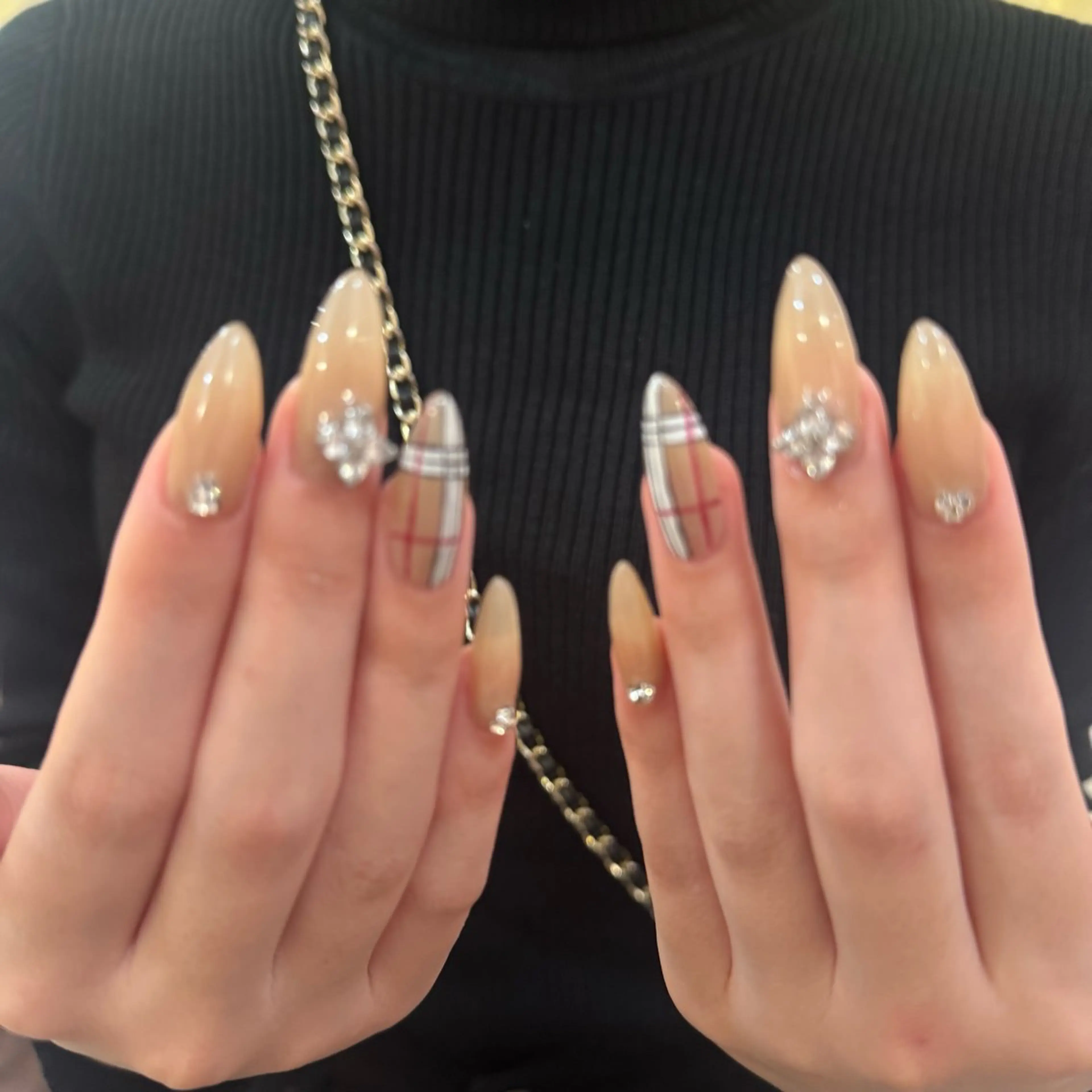 ネイル ハンドネイル 華 蓮のネイルデザイン