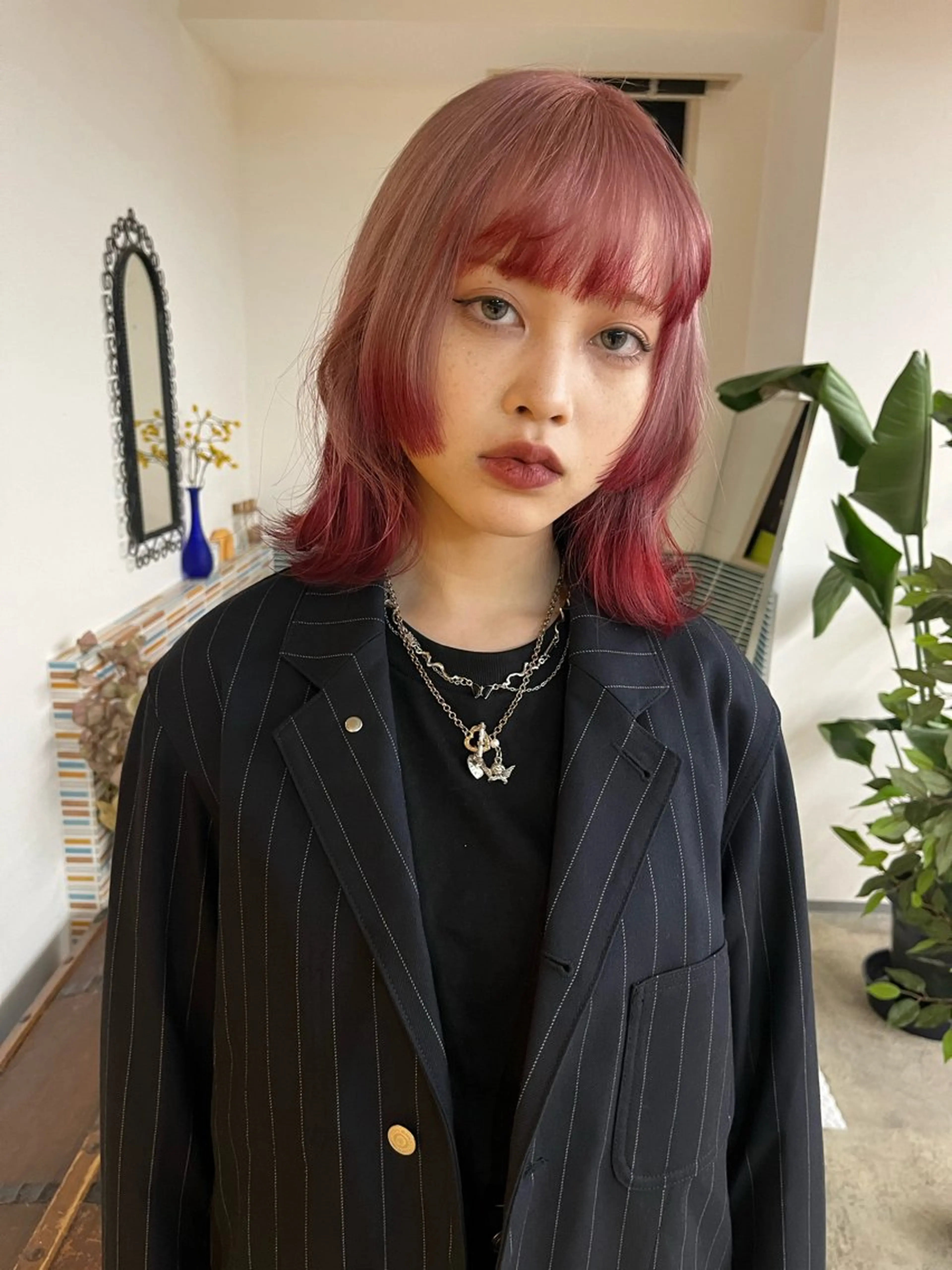 ミディアム カラー ベージュカラー ブリーチ ピンクカラー ピンクベージュ カット ヘアカラー トリートメント 🩷ハイトーン透明感 レイヤー🩷ユリカのヘアスタイル