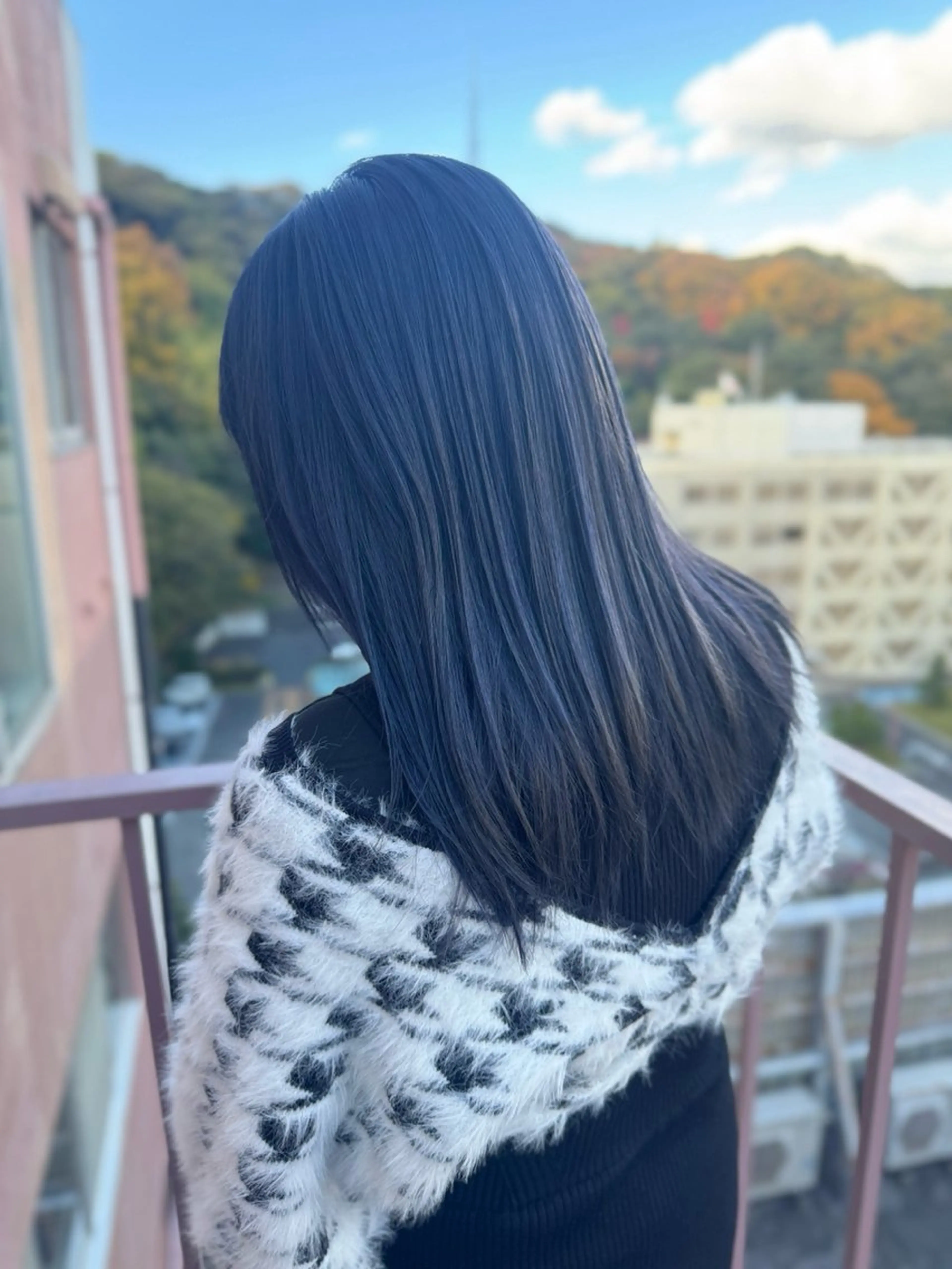 セミロング カラー ブルーカラー ネイビーカラー ヘアカラー Viage （ビアージュ）のヘアスタイル