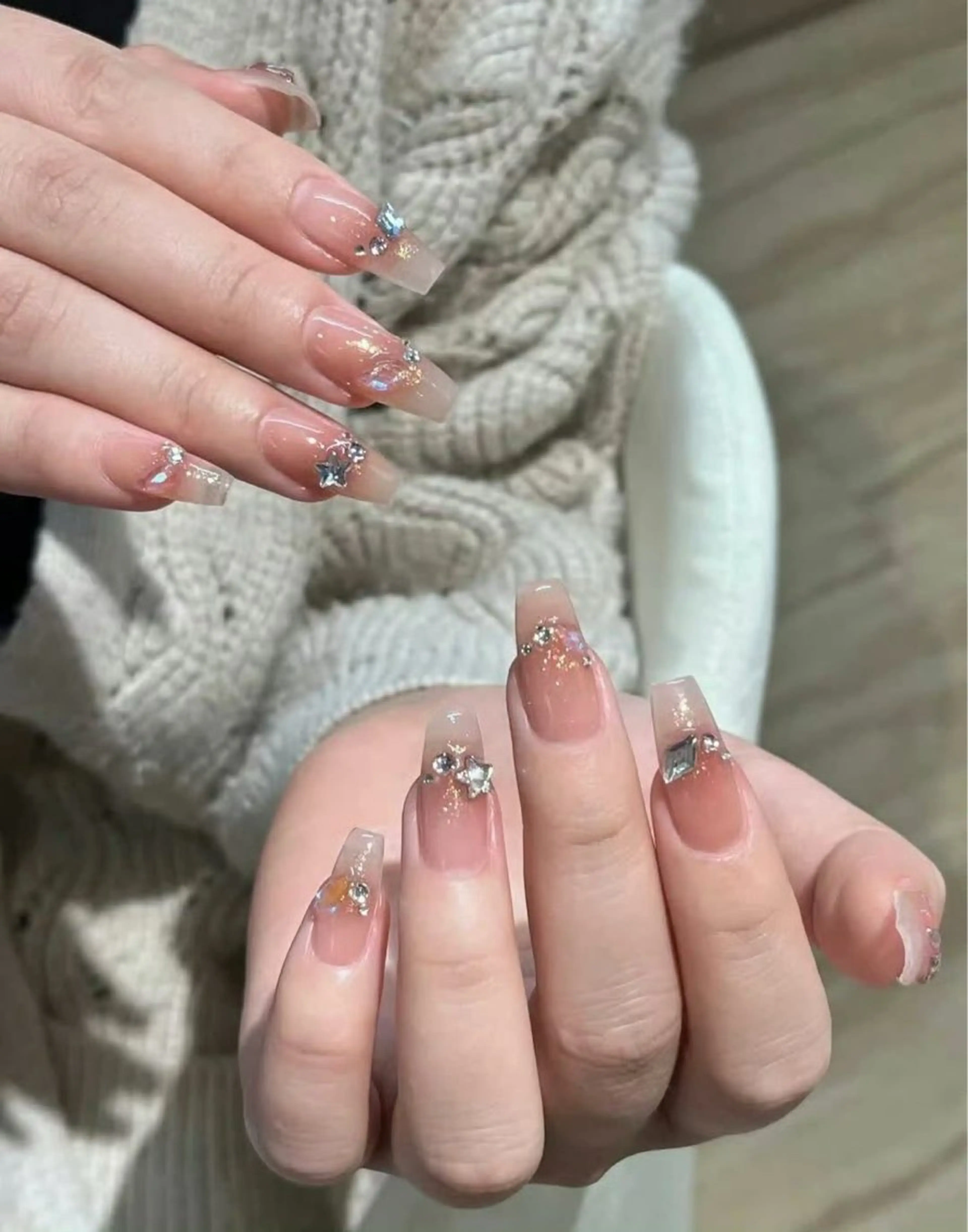 ネイル アートネイル ジェルネイル グラデーション 持ち込み オフィスネイル ハンドネイル ハンドケア LUXE NAIL SALONのネイルデザイン