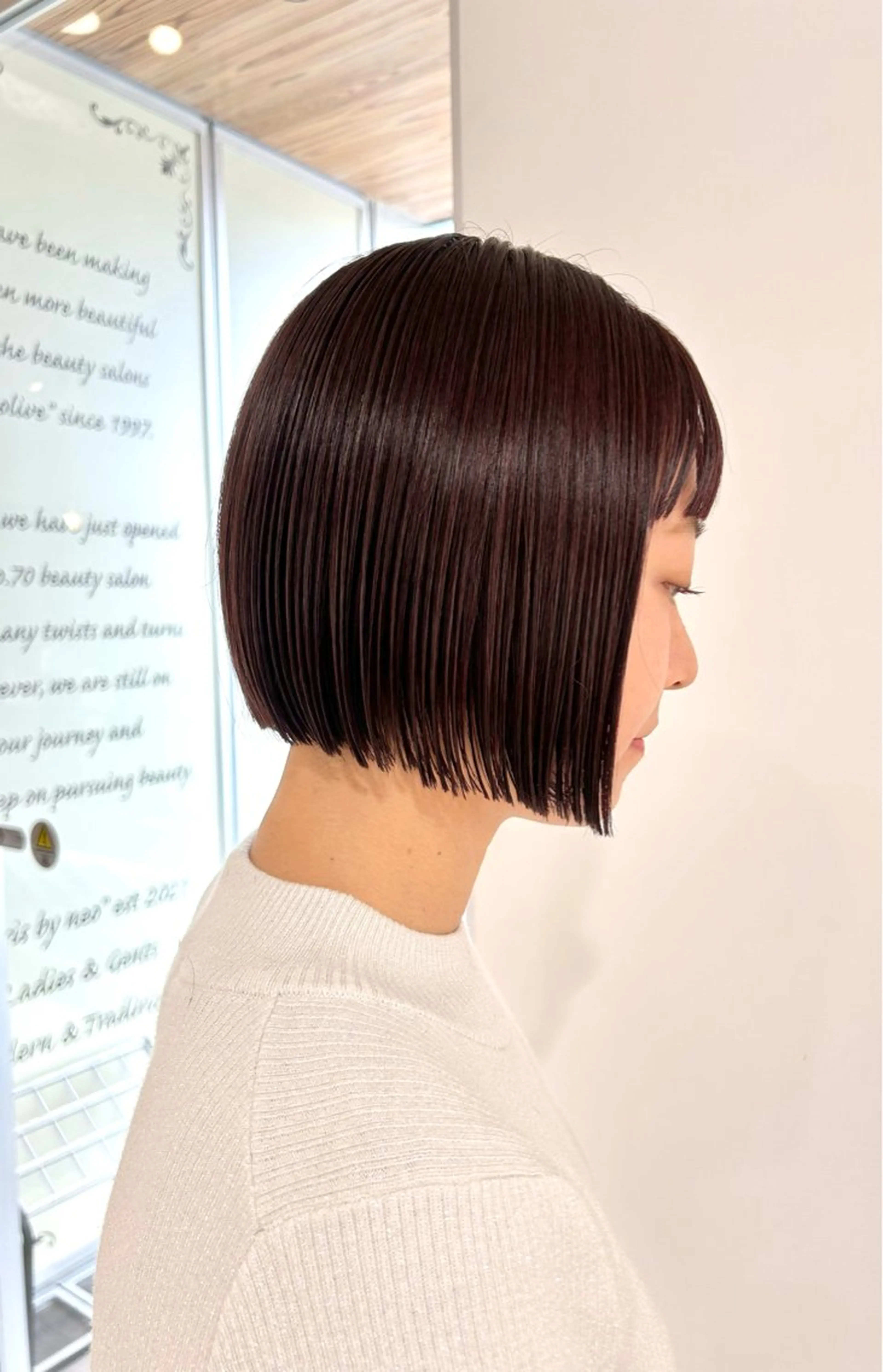 ショート カラー ヘアカラー トリートメント 鈴木弥月/透明感カラ ー/ボブ/髪質改善のヘアスタイル