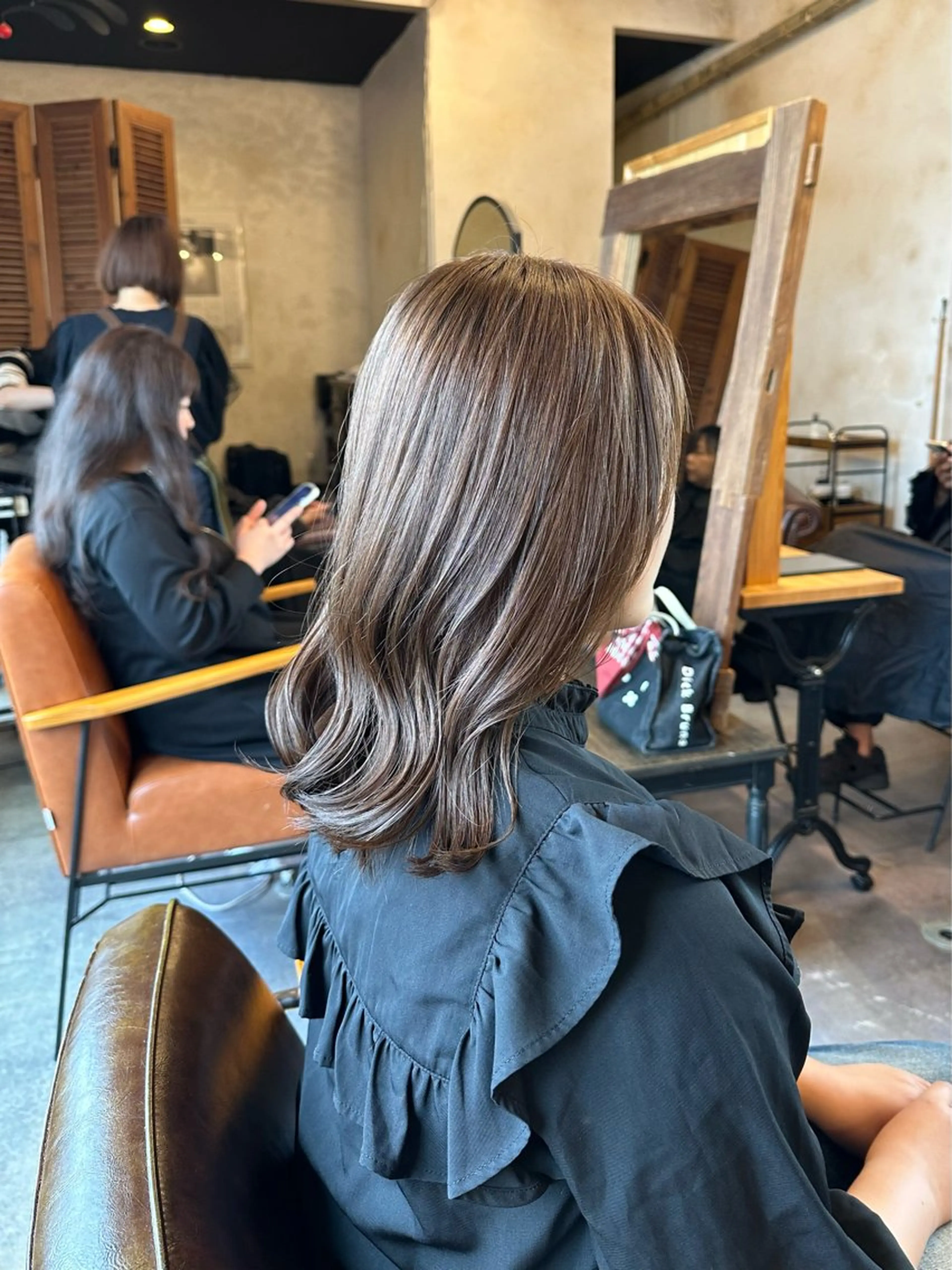 🍂期間限定🍂透明感イルミナワンカラー🧚‍♂️¥8,500​〜​（シャンプーブロー込、ロング料金別）の写真