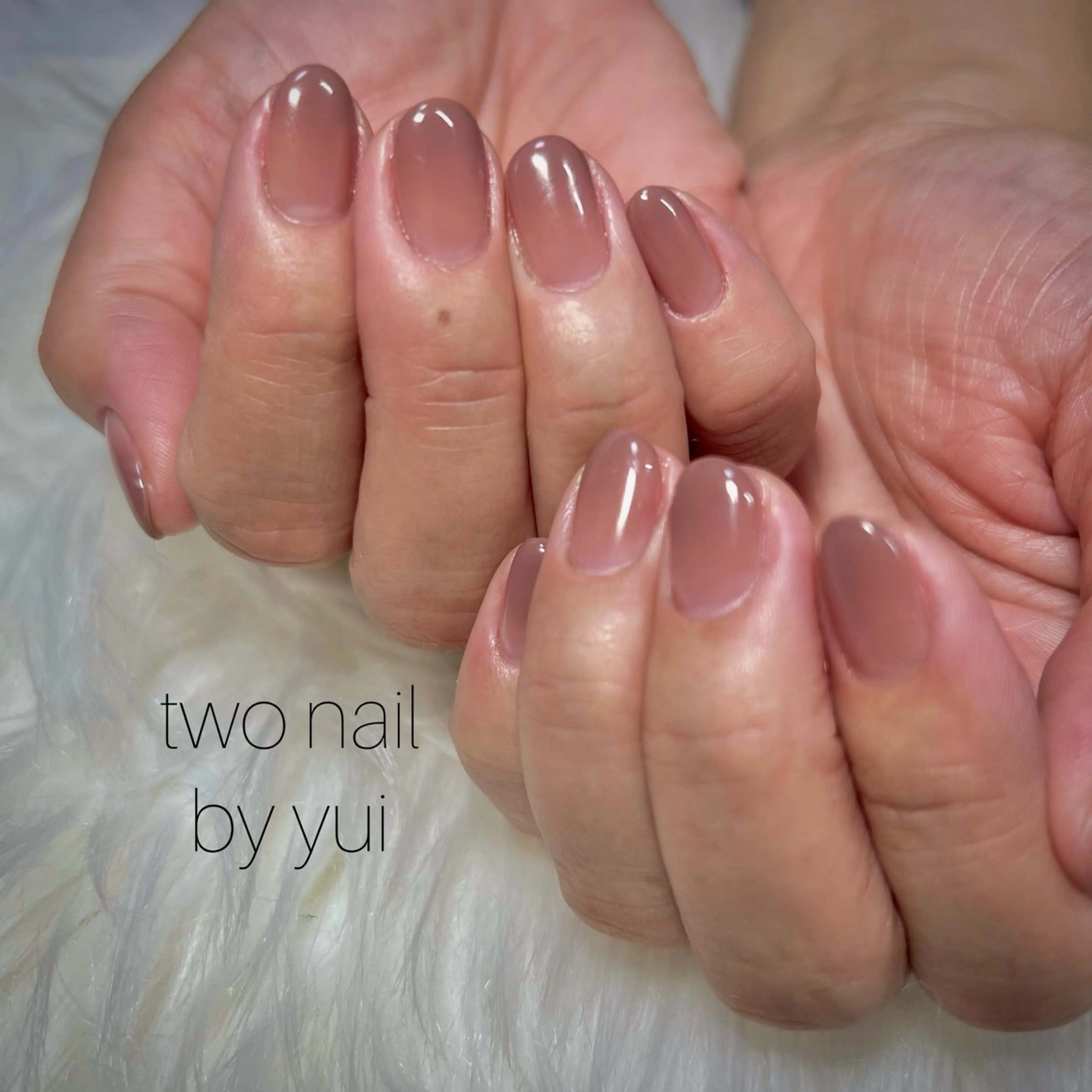 ネイル ブラウン ネイルチップ ホワイト ハンドネイル two nailのネイルデザイン
