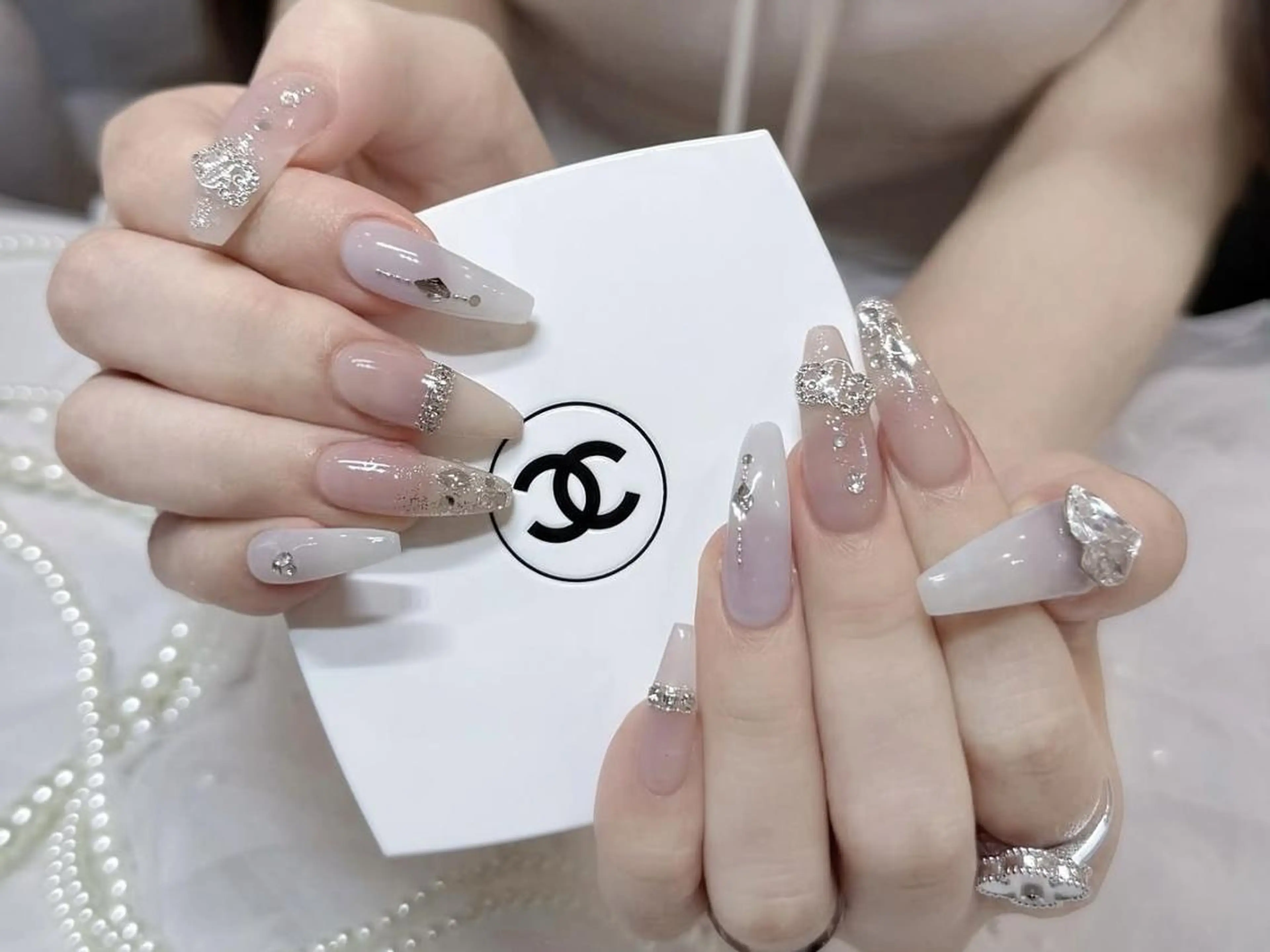 メンズ ネイル メンズ韓国風 アートネイル フレンチネイル ジェルネイル キラキラネイル ハンドネイル フットネイル Bloom kabukiのネイルデザイン