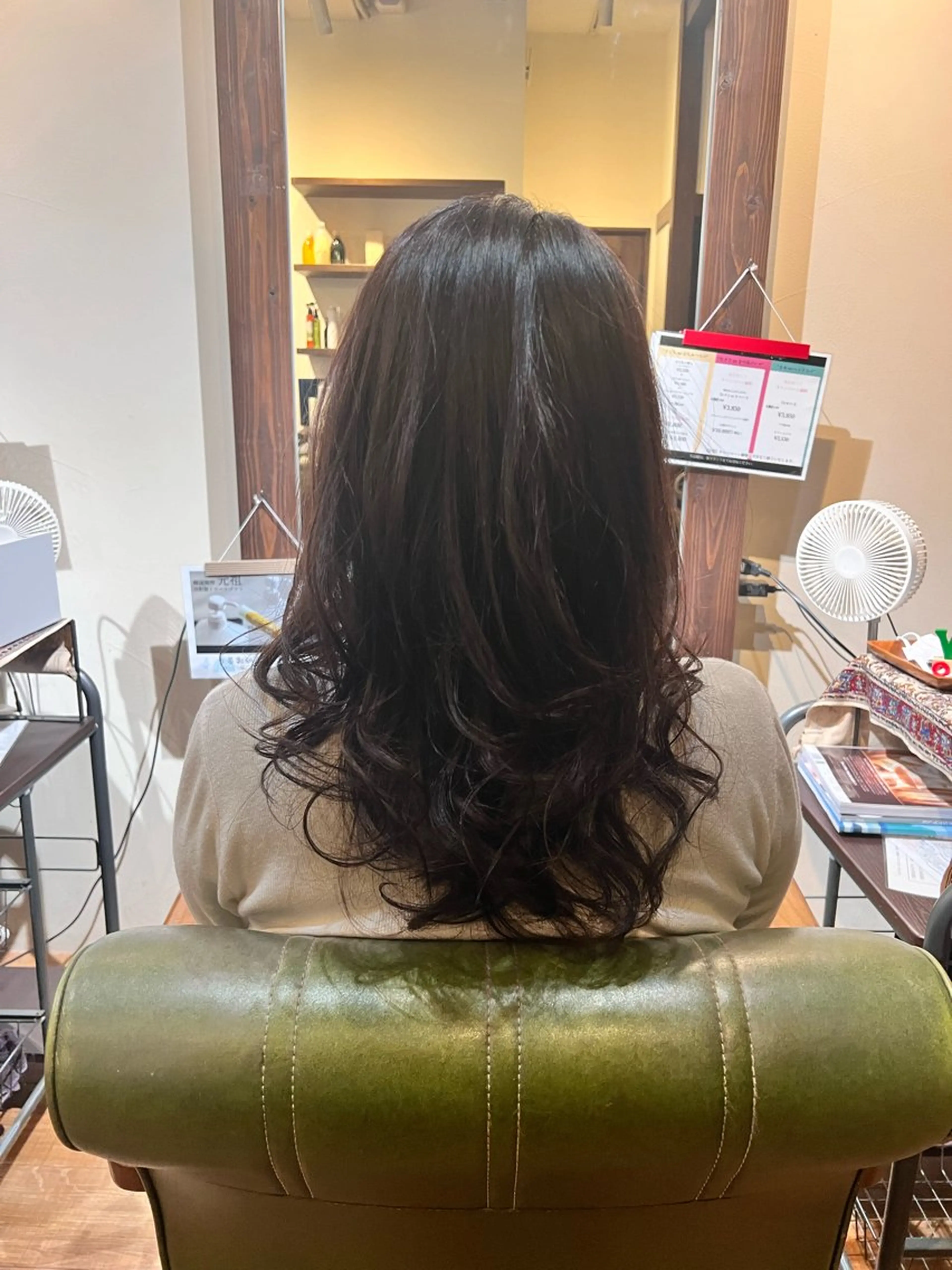 セミロング ヘアアレンジ Luster Friends所属・まゆ | 艶カラー | ストレートのヘアスタイル