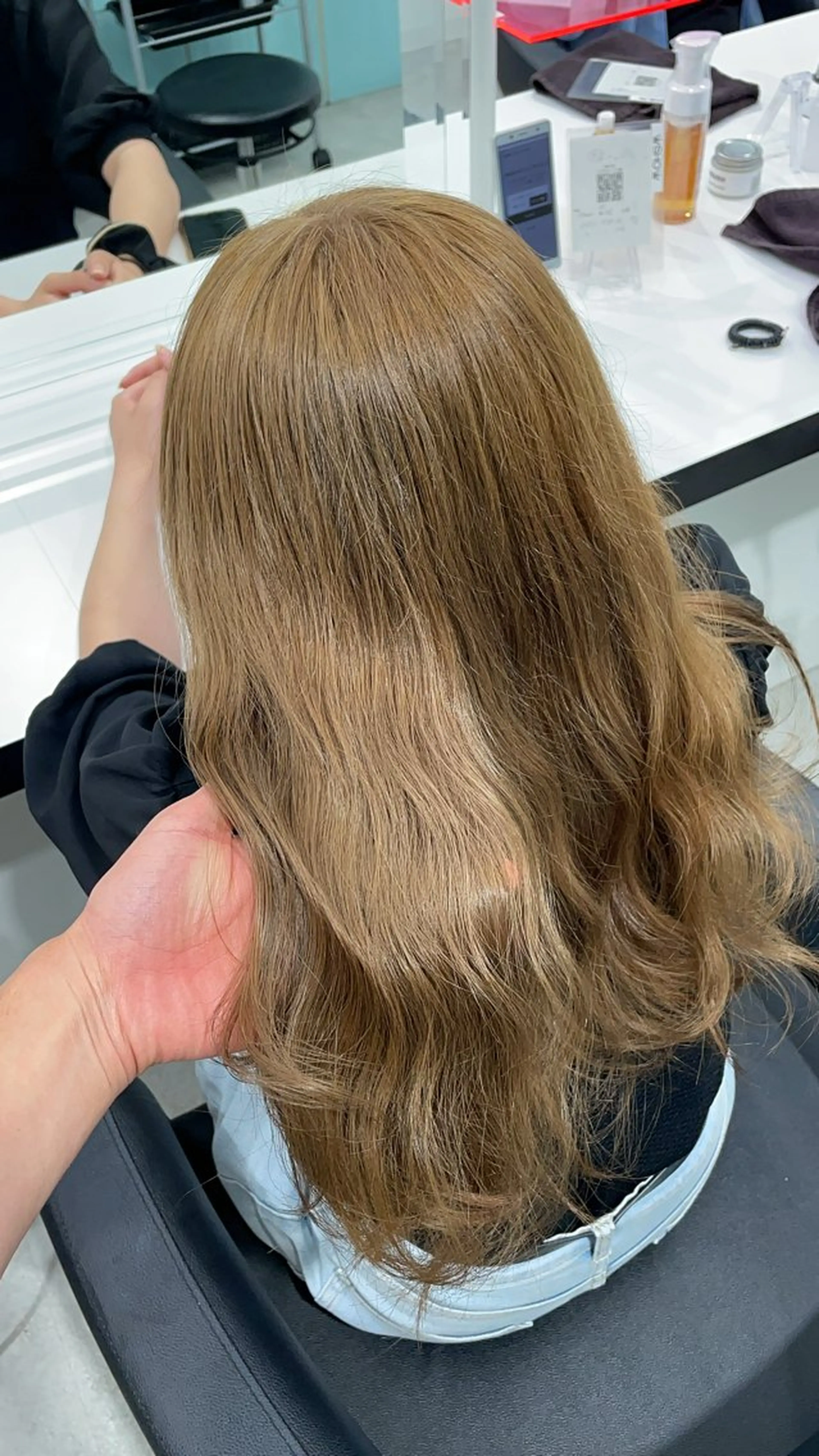 ロング カラー エフェクトブリーチ／ レイヤーカット／翔のヘアスタイル