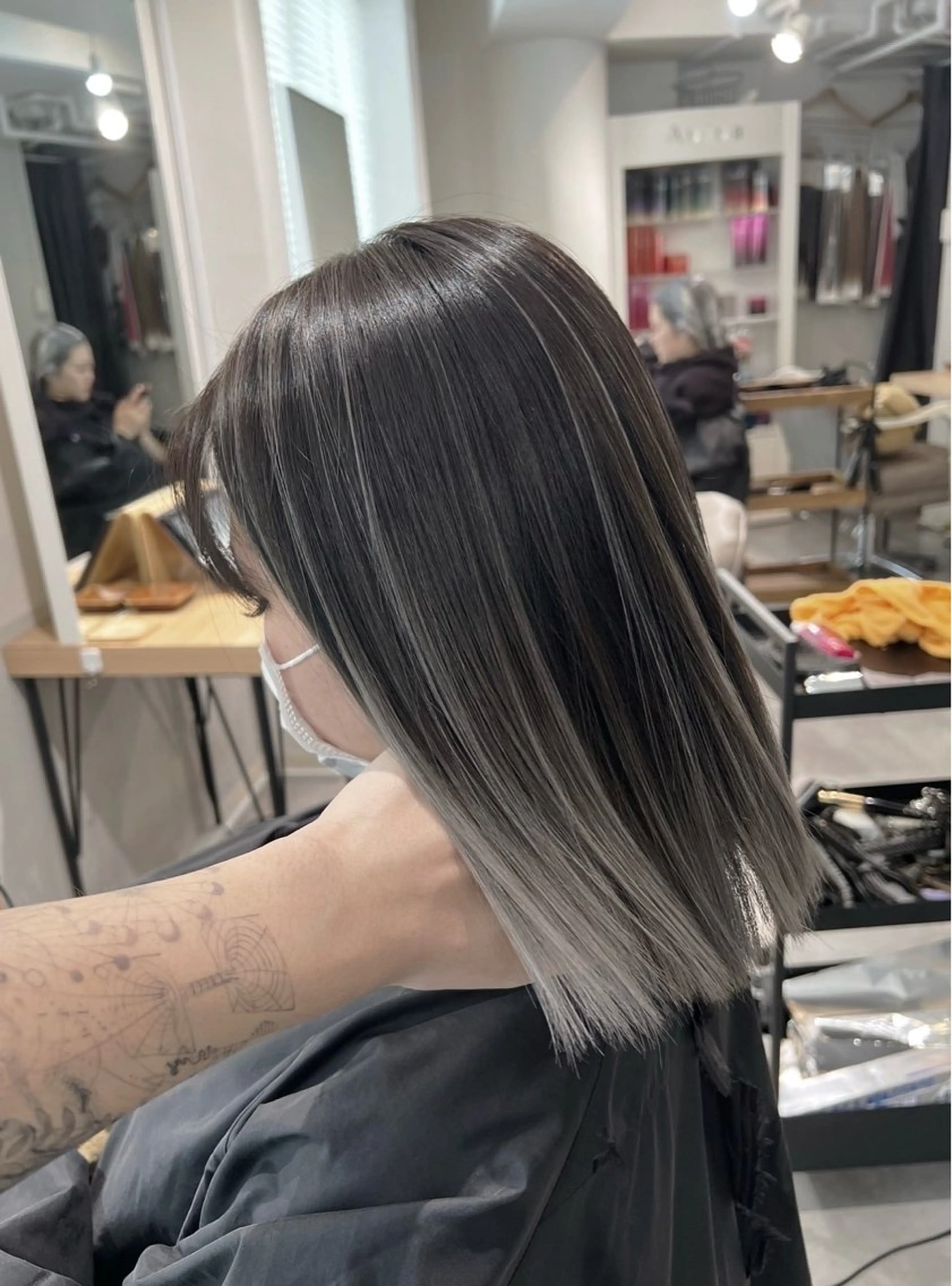 ショート カラー バレイヤージュ グレージュ レイヤーカット ヘアカラー トリートメント ROBIN所属・指名数No.1 /NAOYAのヘアスタイル